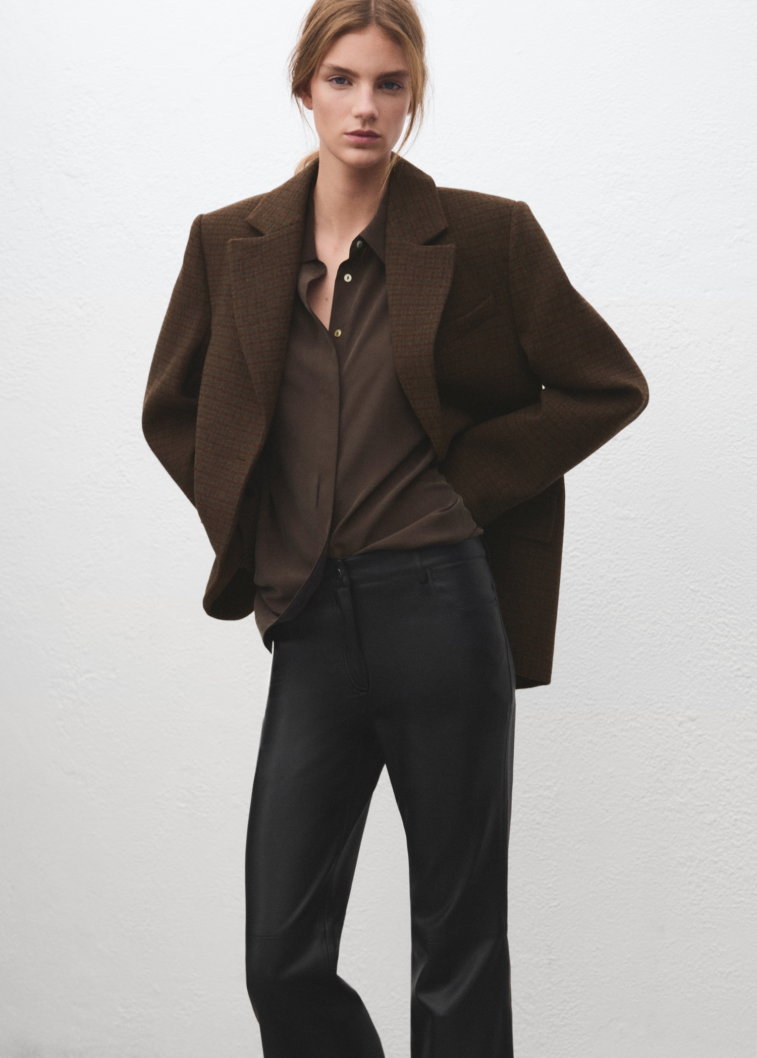 Faux-leather flared trousers - Details of the article 1