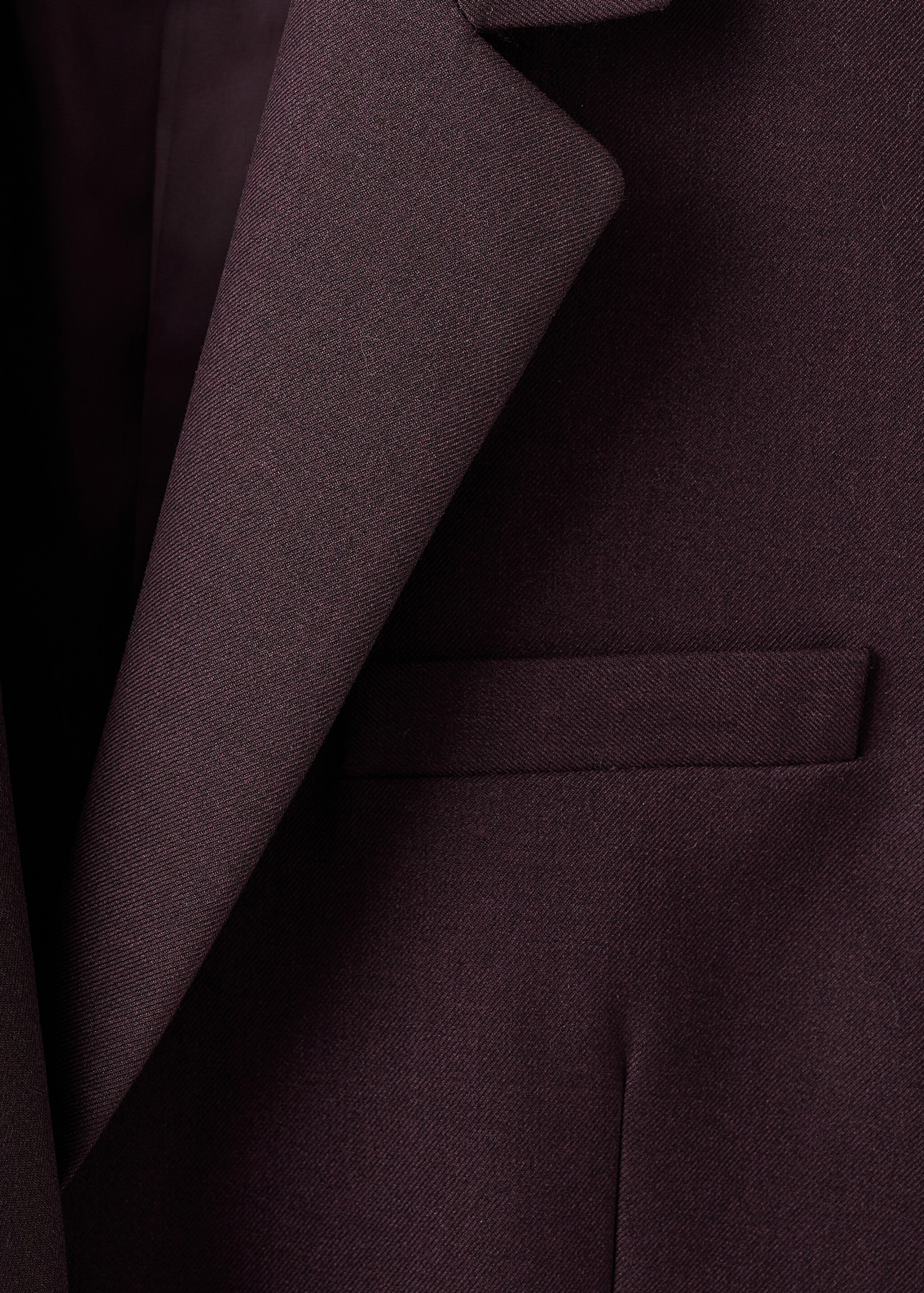 Straight suit jacket with lapel pockets - Details of the article 8, Wine. Ref: 27031298-00.