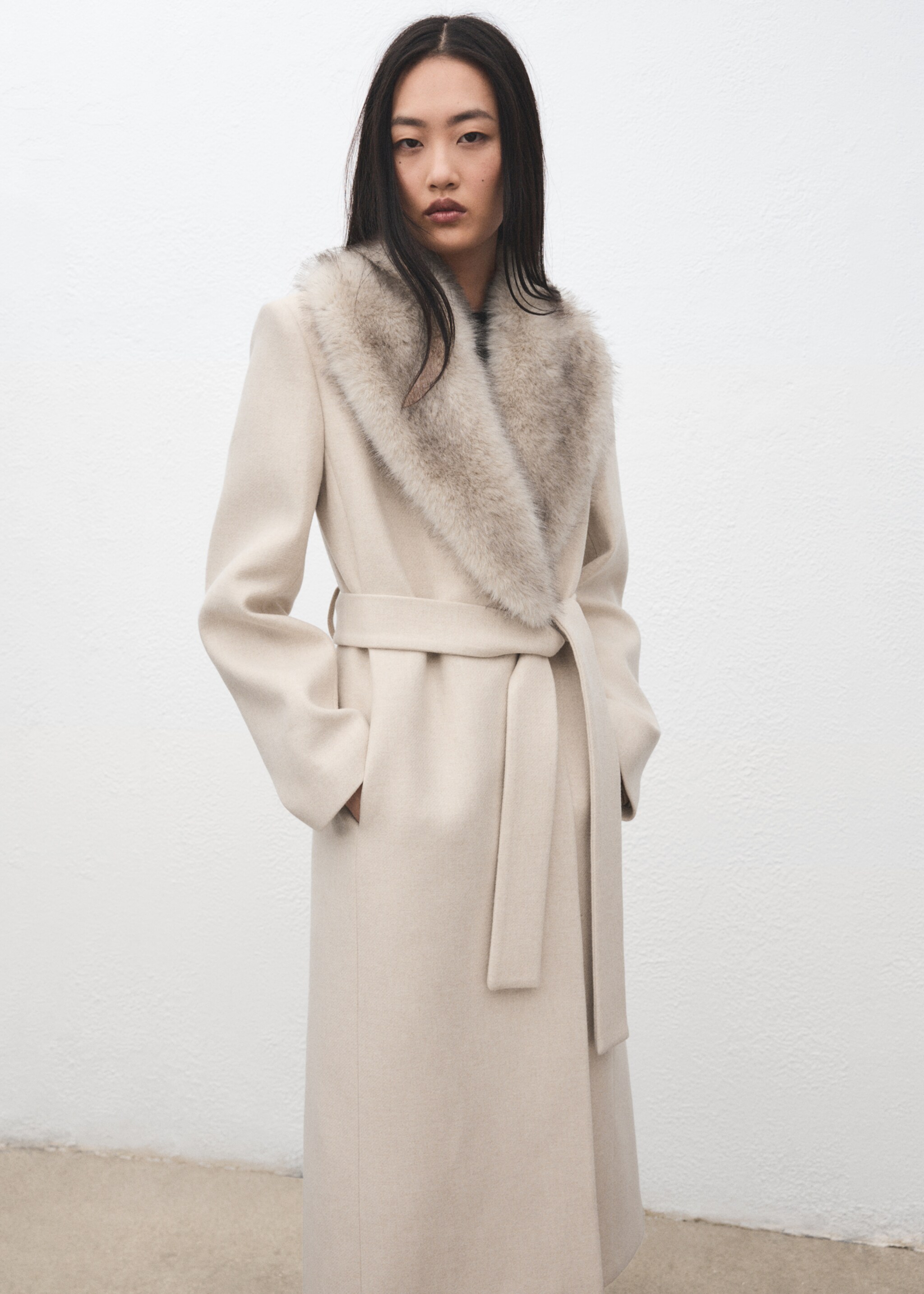 Manteco wool coat with fur collar - Medium plane, Light/Pastel Grey. Ref: 27031309-00.