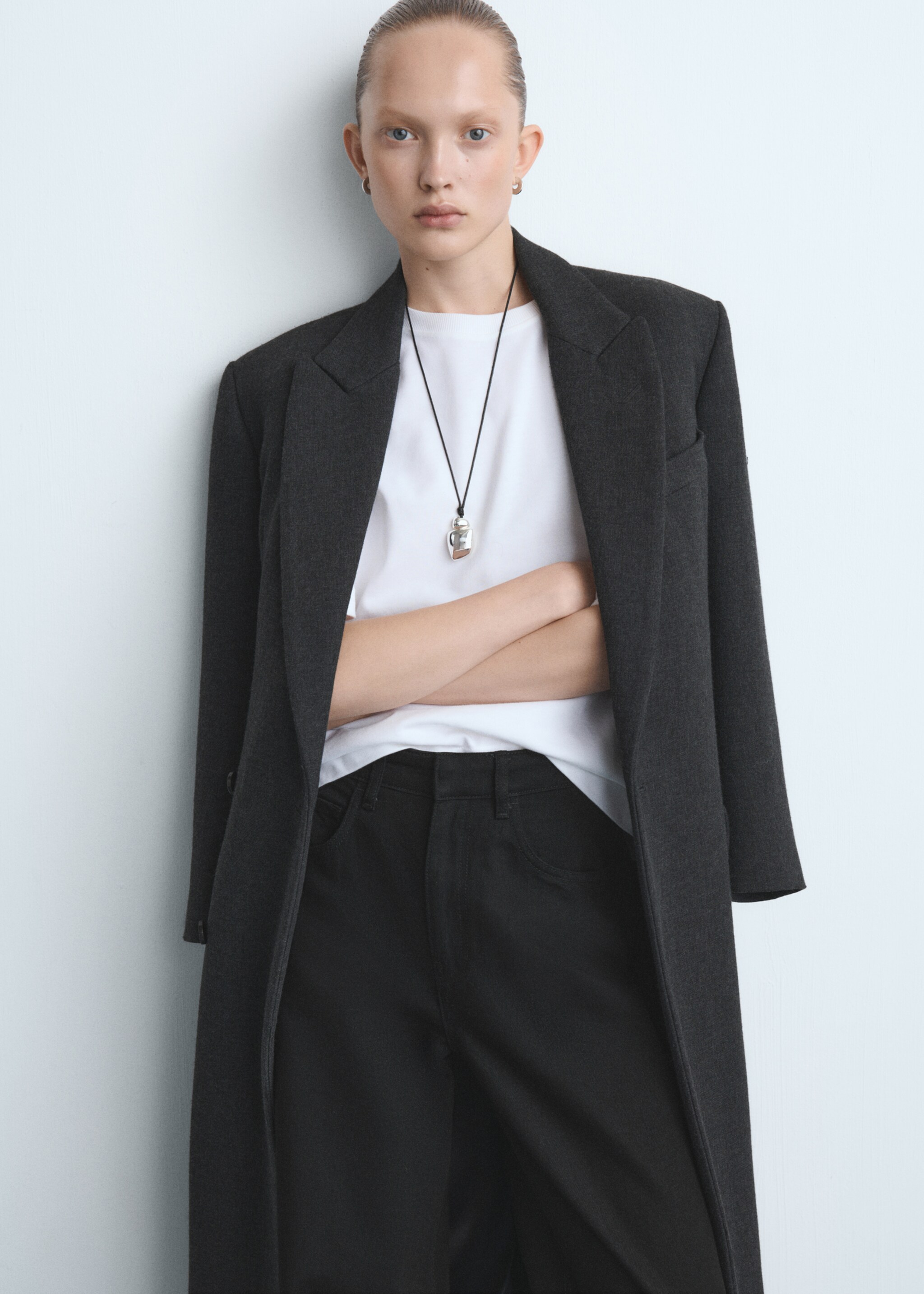 Mid-rise balloon jeans - Details of the article 1, Black denim. Ref: 27031315-00.