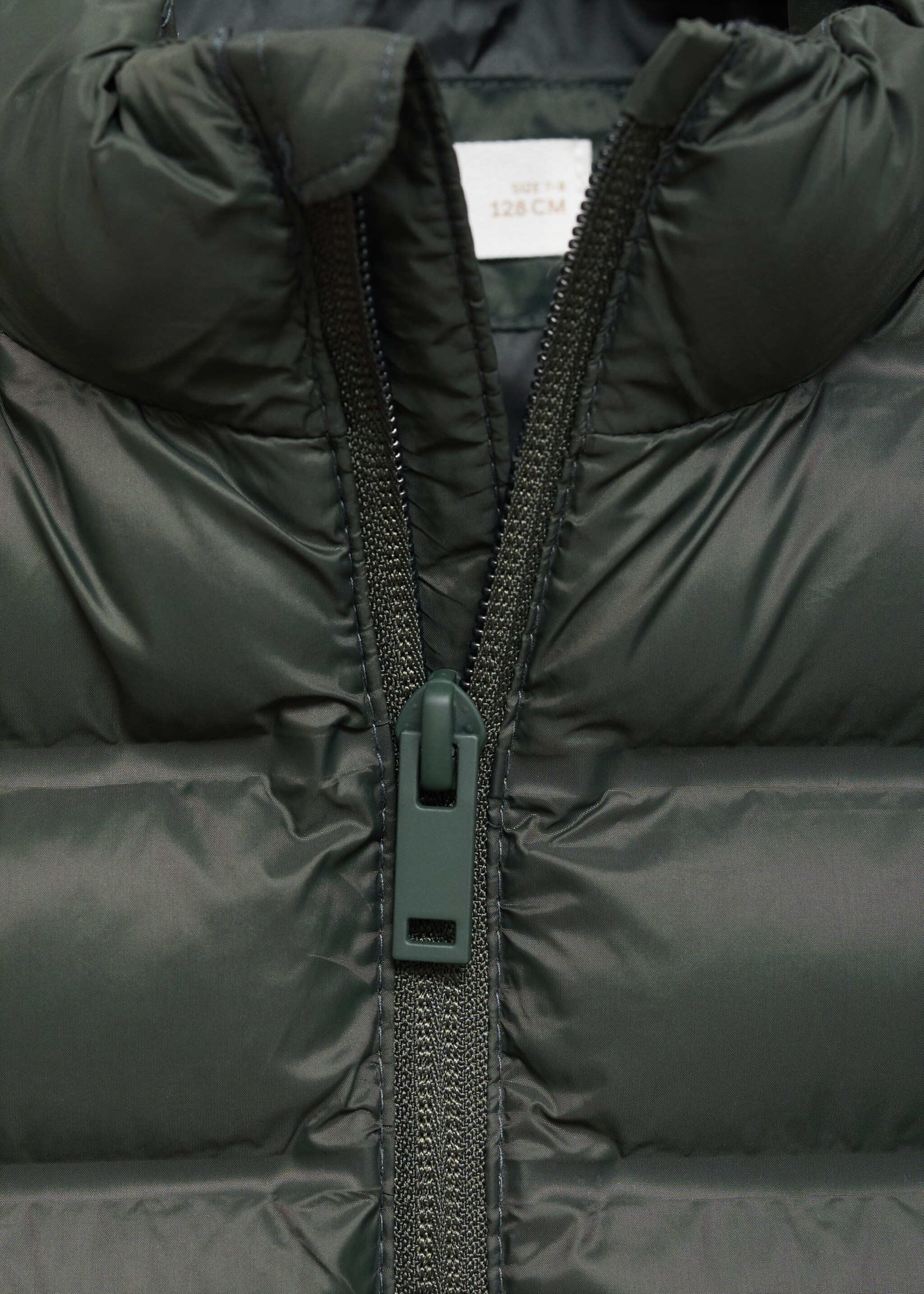 Quilted gilet - Details of the article 8, Khaki. Ref: 27031318-00.