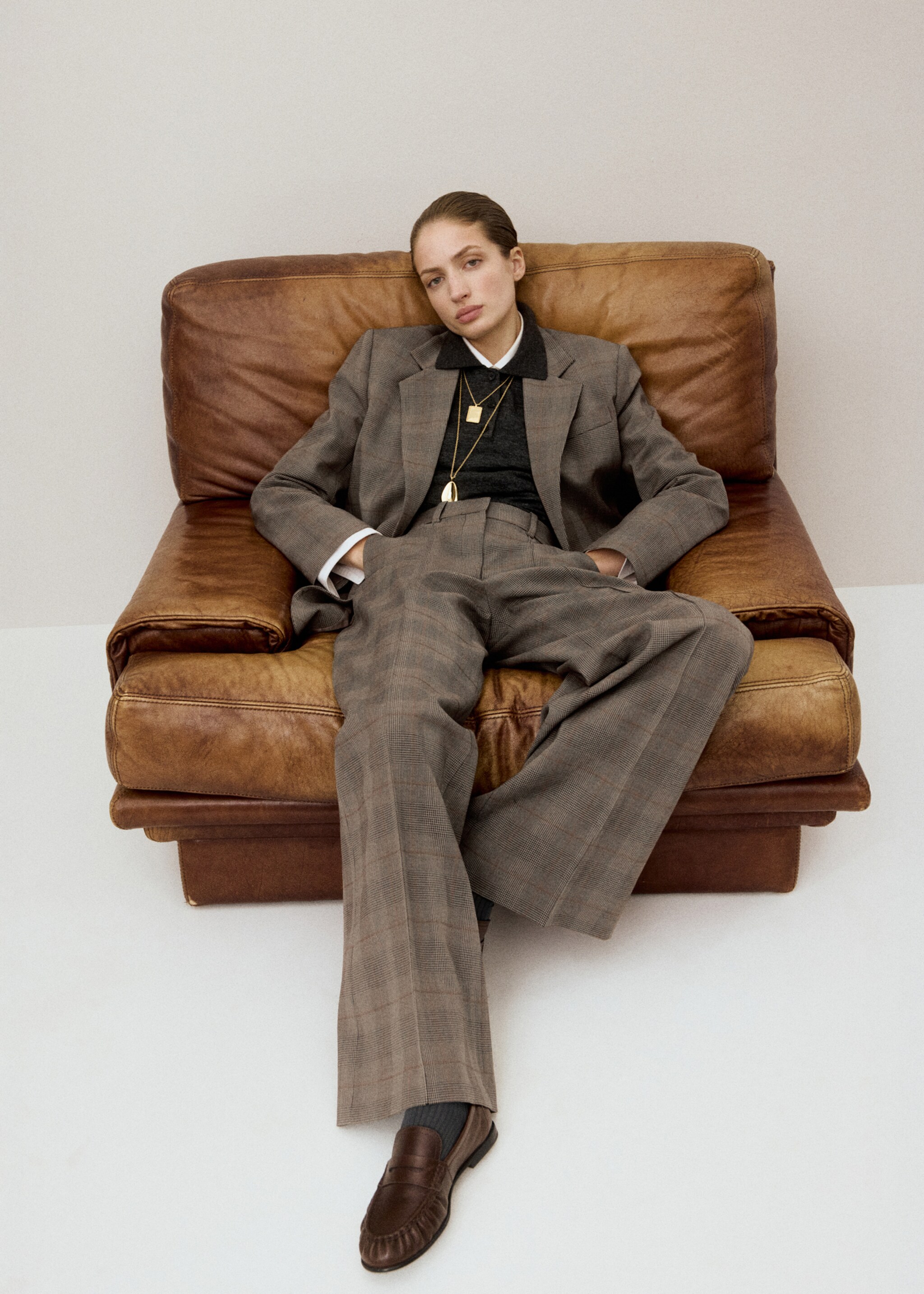 Wool-blend check trousers - Details of the article 2, Brown. Ref: 27031325-00.