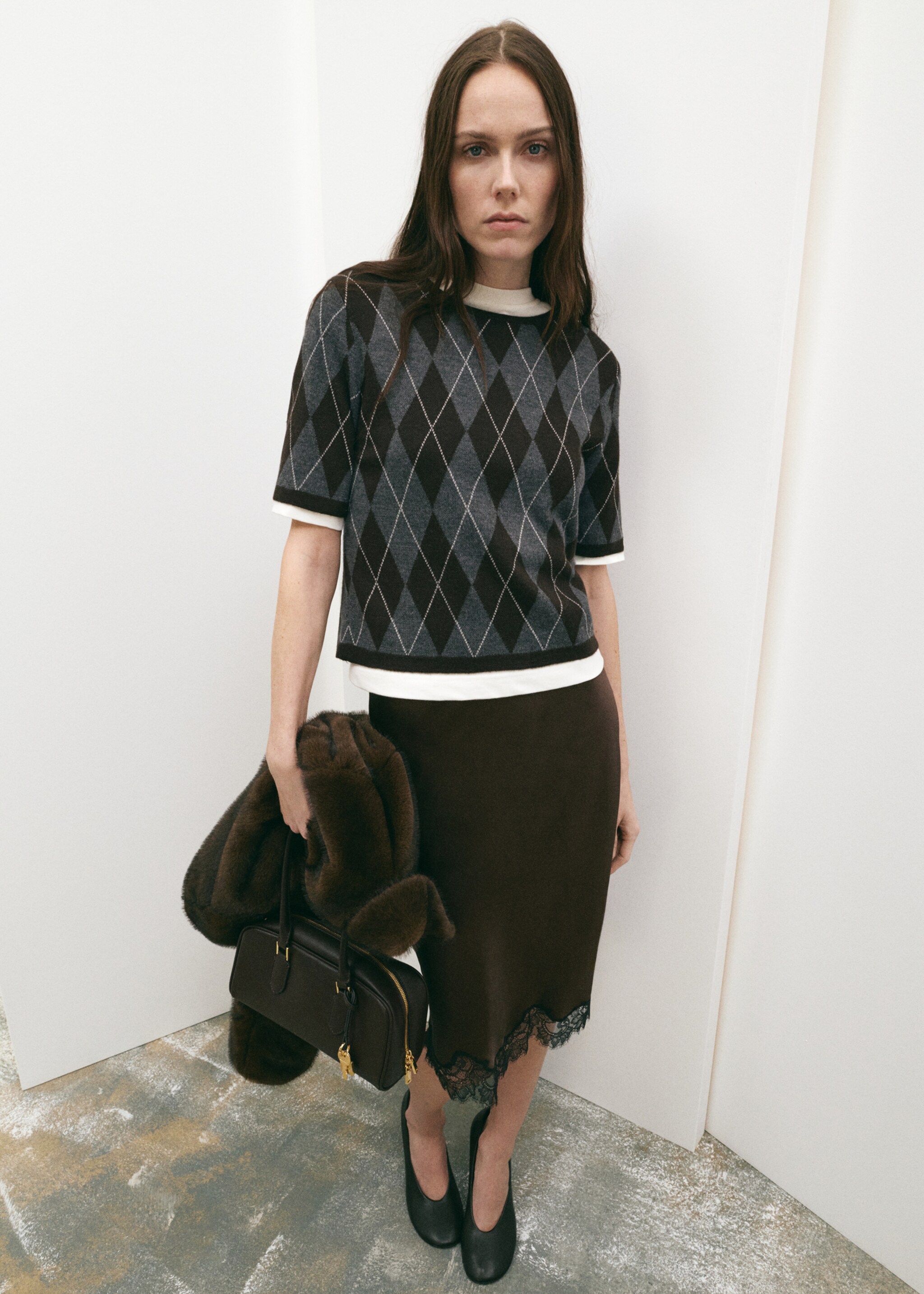 Pull-over losanges manches courtes - Plan moyen, Gris. Ref: 27031337-00.