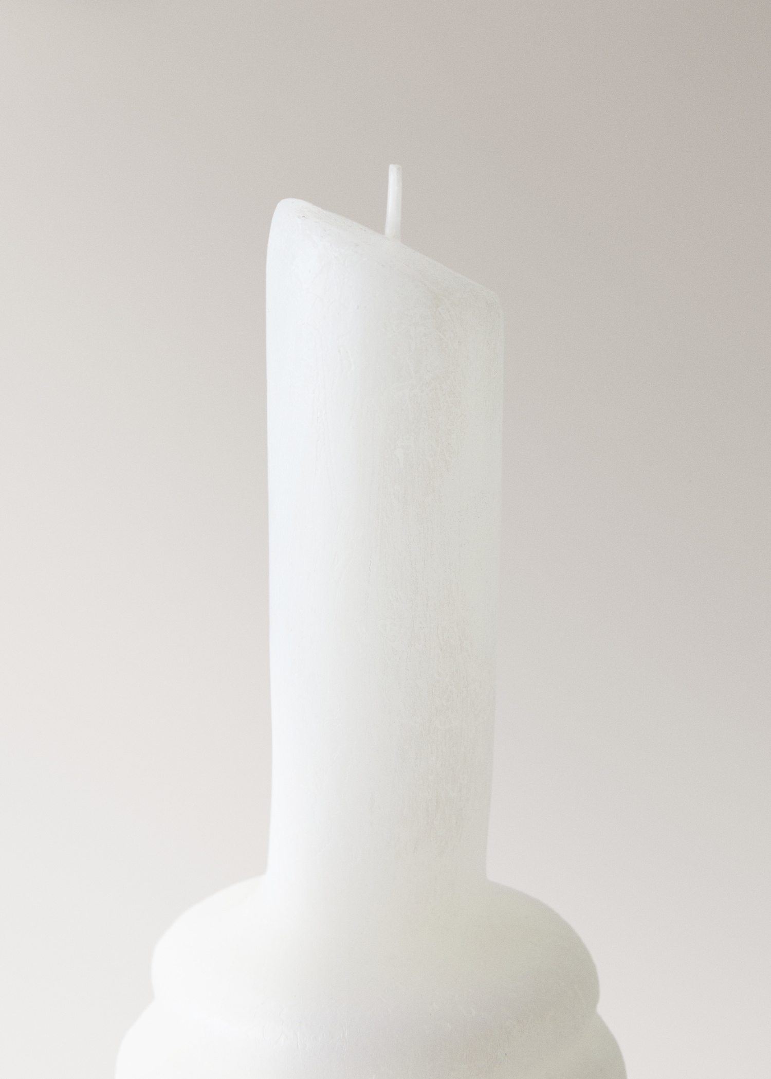 Tall tower decorative candle - Details of the article 1