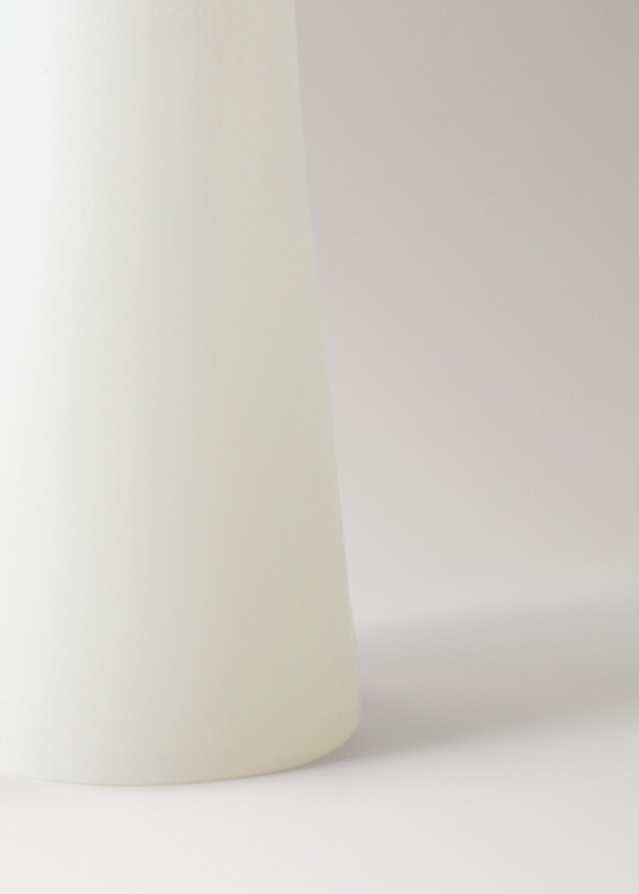 Tall tower decorative candle - Details of the article 2, Off White. Ref: 27031342-00.