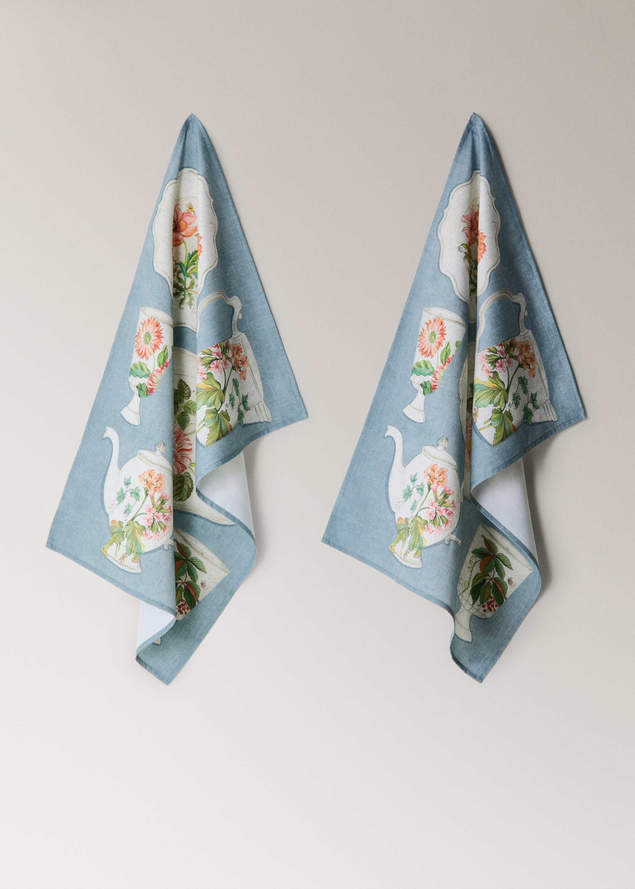 Küchentücher mit Vintage-Porzellanmotiven - Artikel ohne Model, Blau. Ref: 27031343-00.