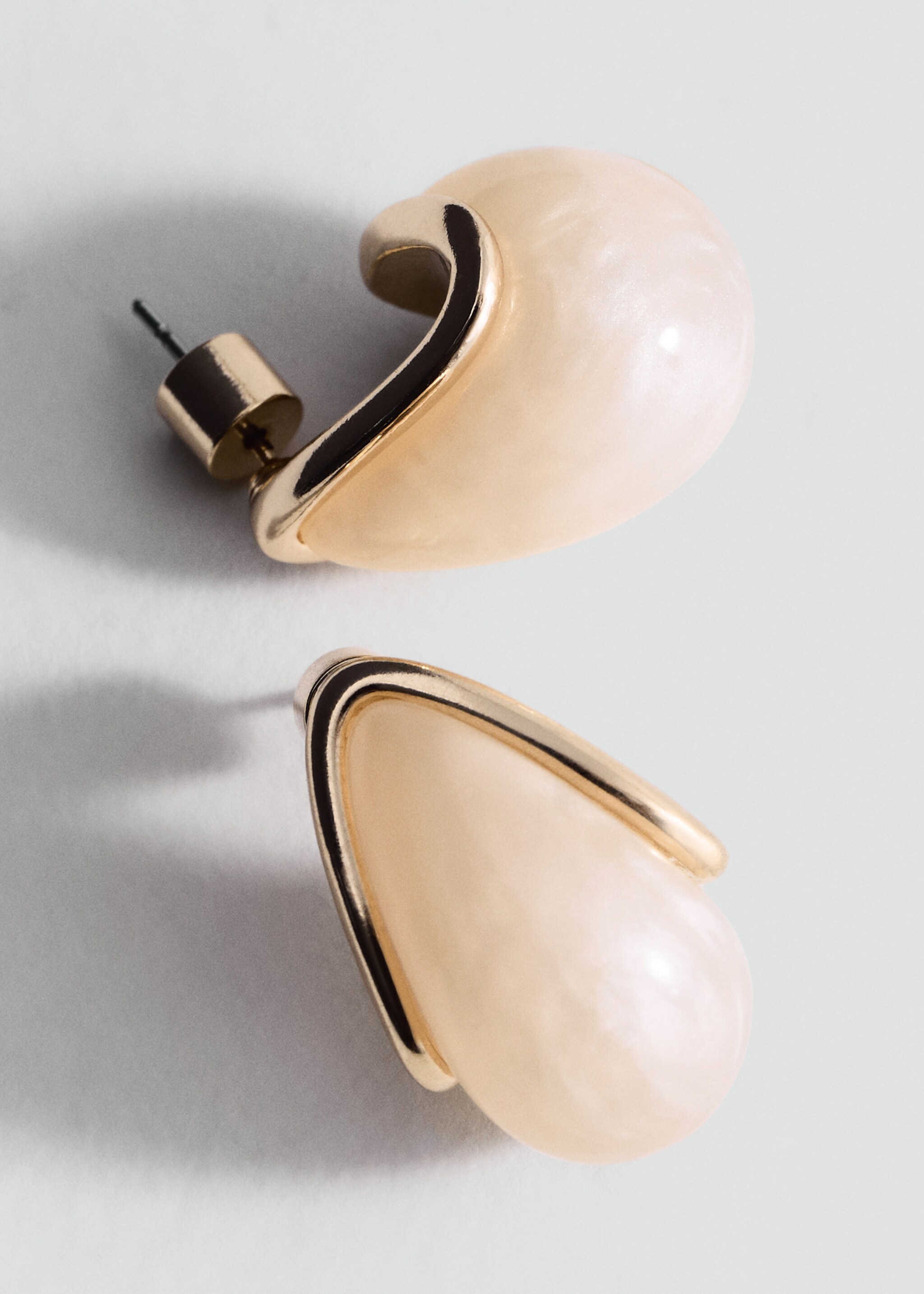Resin drop earrings - Medium plane, Beige. Ref: 27031348-00.