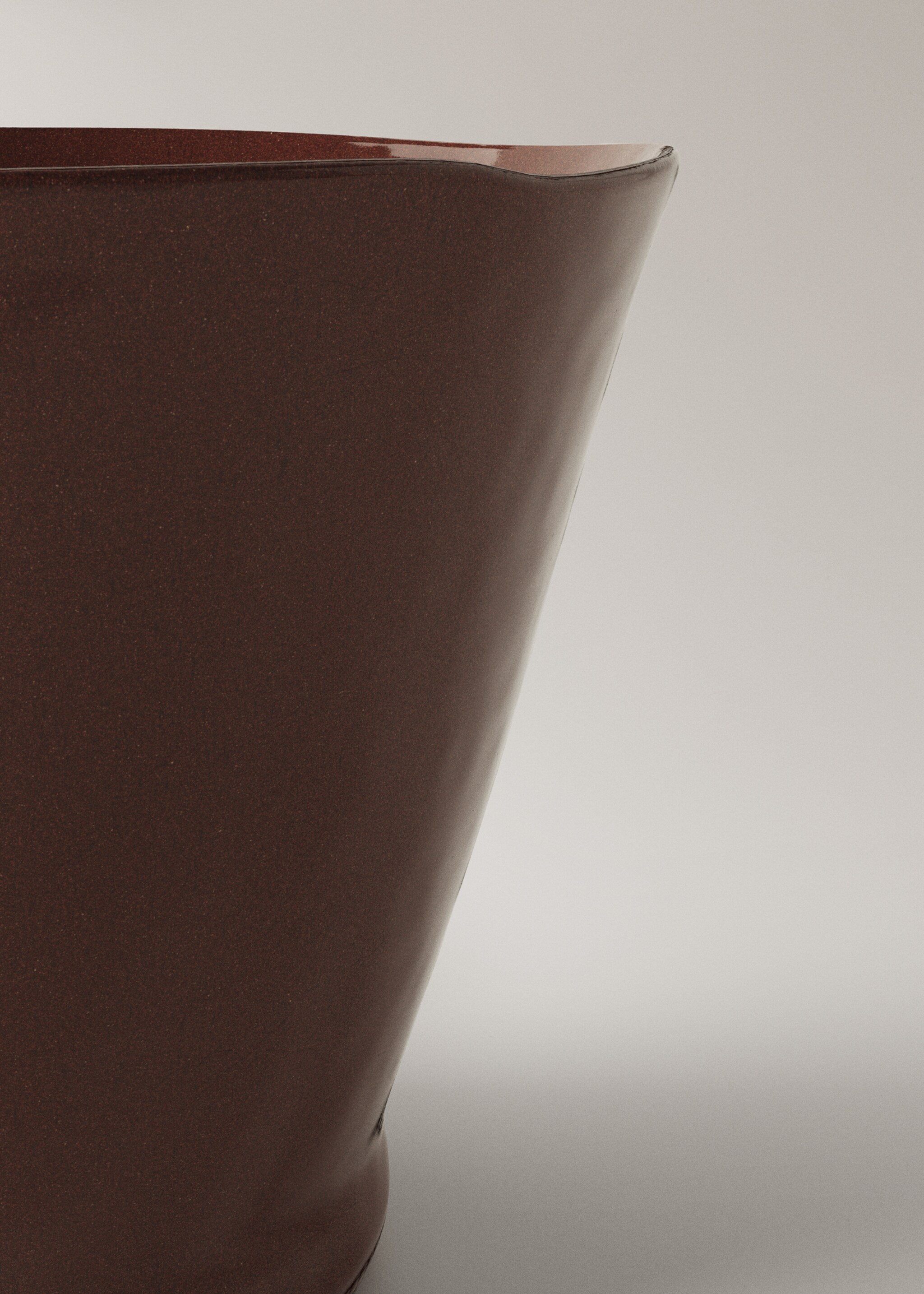 Medium irregular terracotta plant pot - Details of the article 1, Burnt Orange. Ref: 27031521-00.