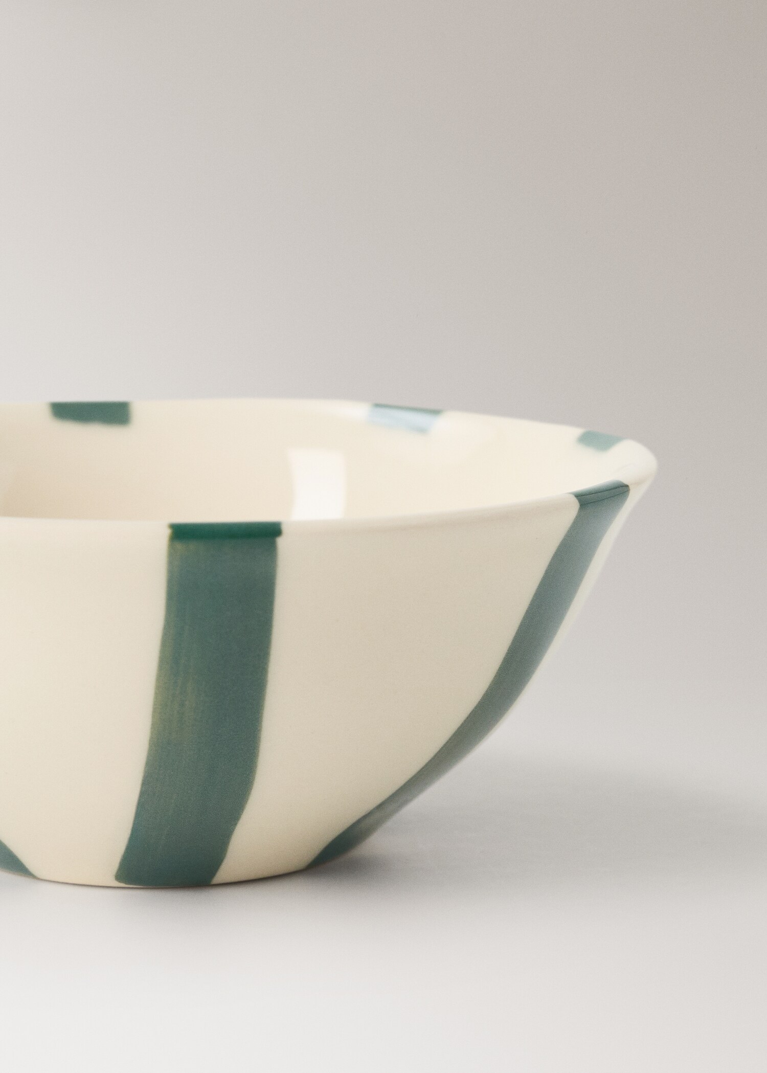 Striped gres bowl - Details of the article 1