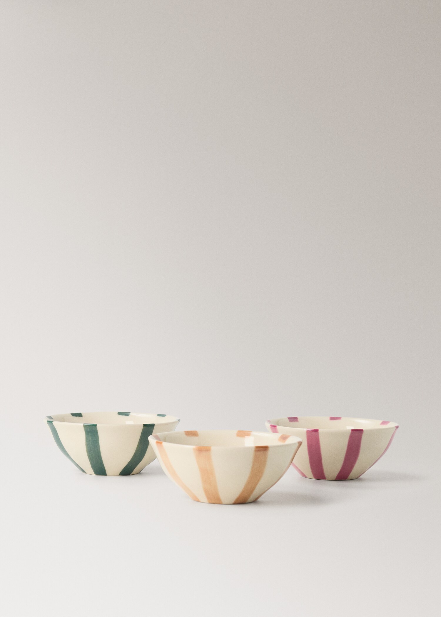 Striped gres bowl - Details of the article 3