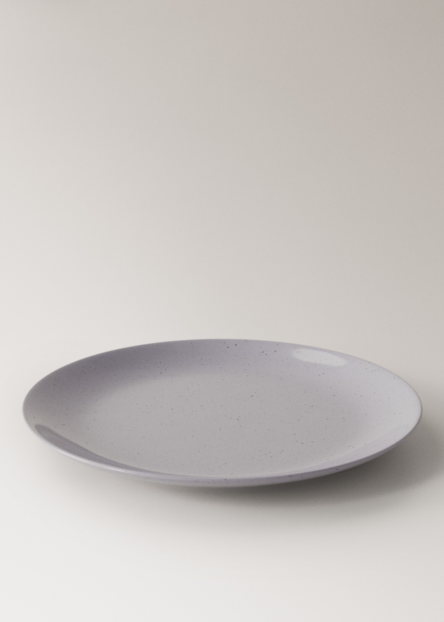 Stoneware dinner plate with spots - Details of the article 1