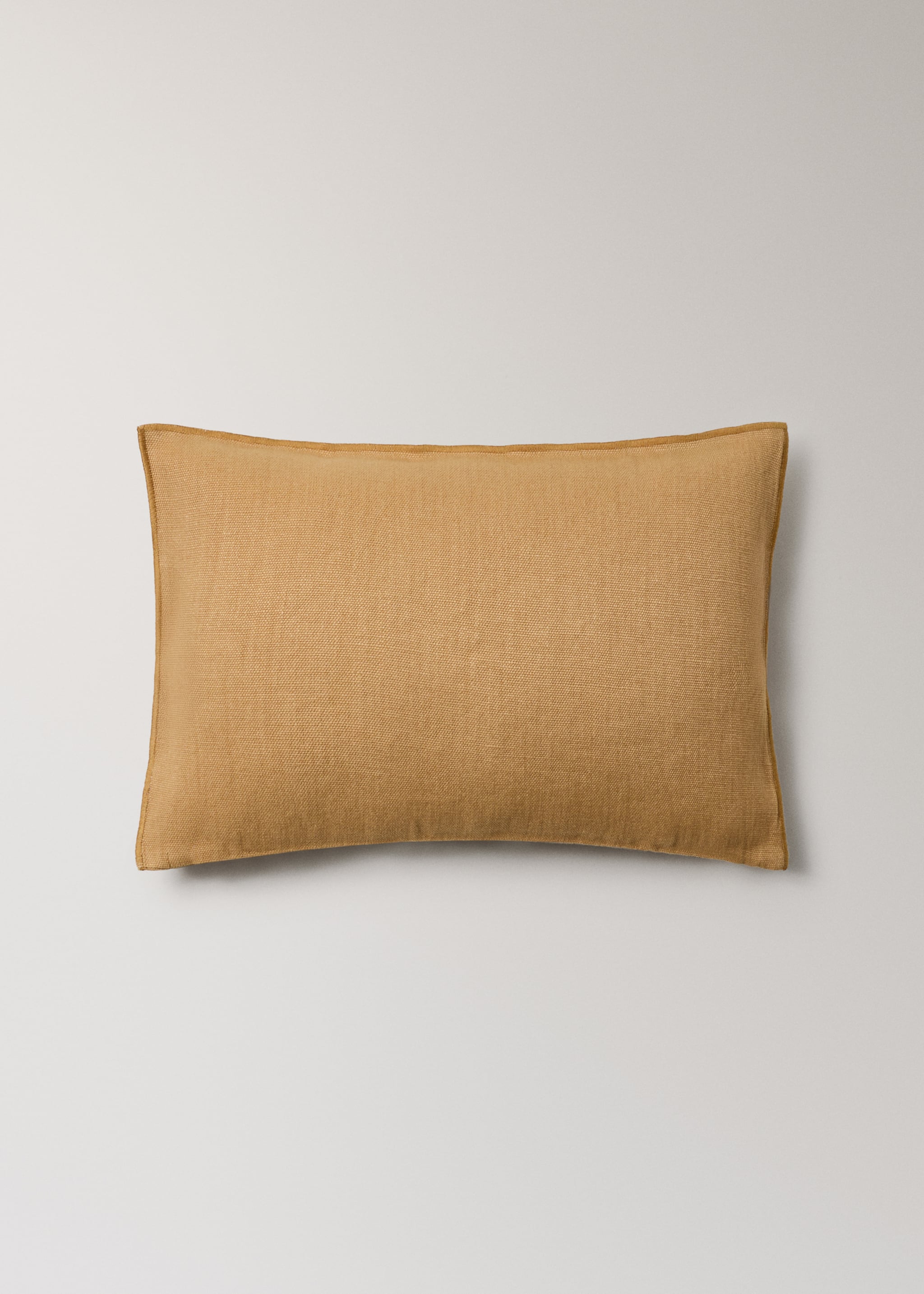 100% heavy linen cushion cover with overlock 40x60 cm - Article without model, Yellow. Ref: 27031527-00.