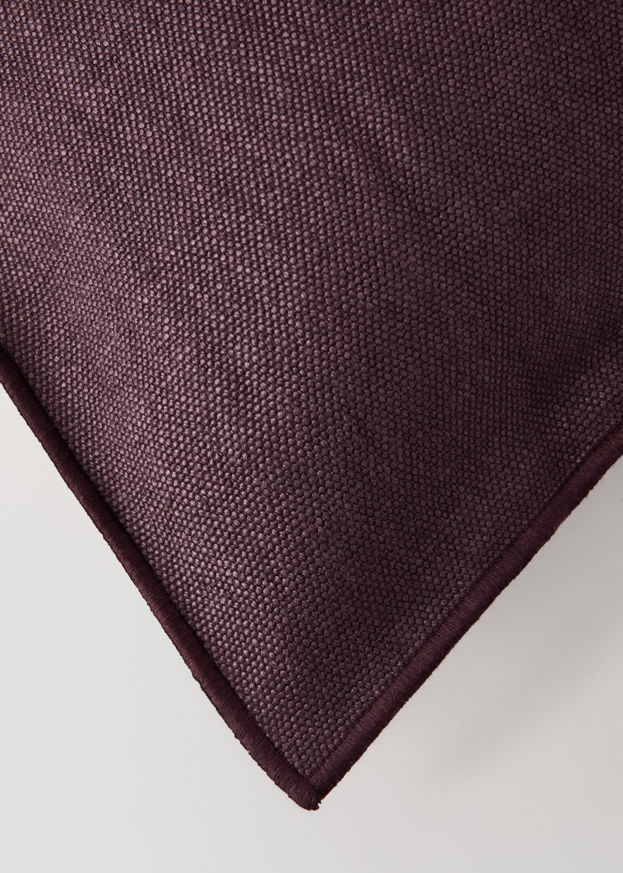 100% heavy linen cushion cover with overlock 40x60 cm - Details of the article 1, Purple. Ref: 27031527-00.