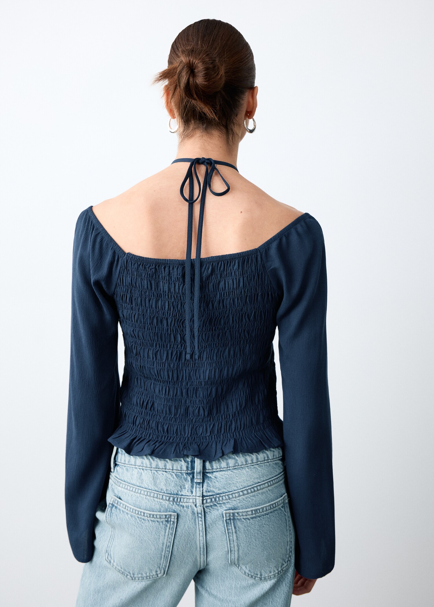 Blusa fruncida cut out - Reverso del artículo