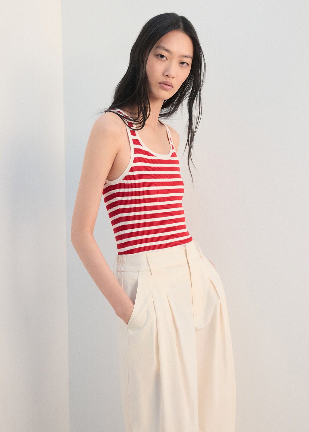 Mango Wide-leg cropped pleated trousers