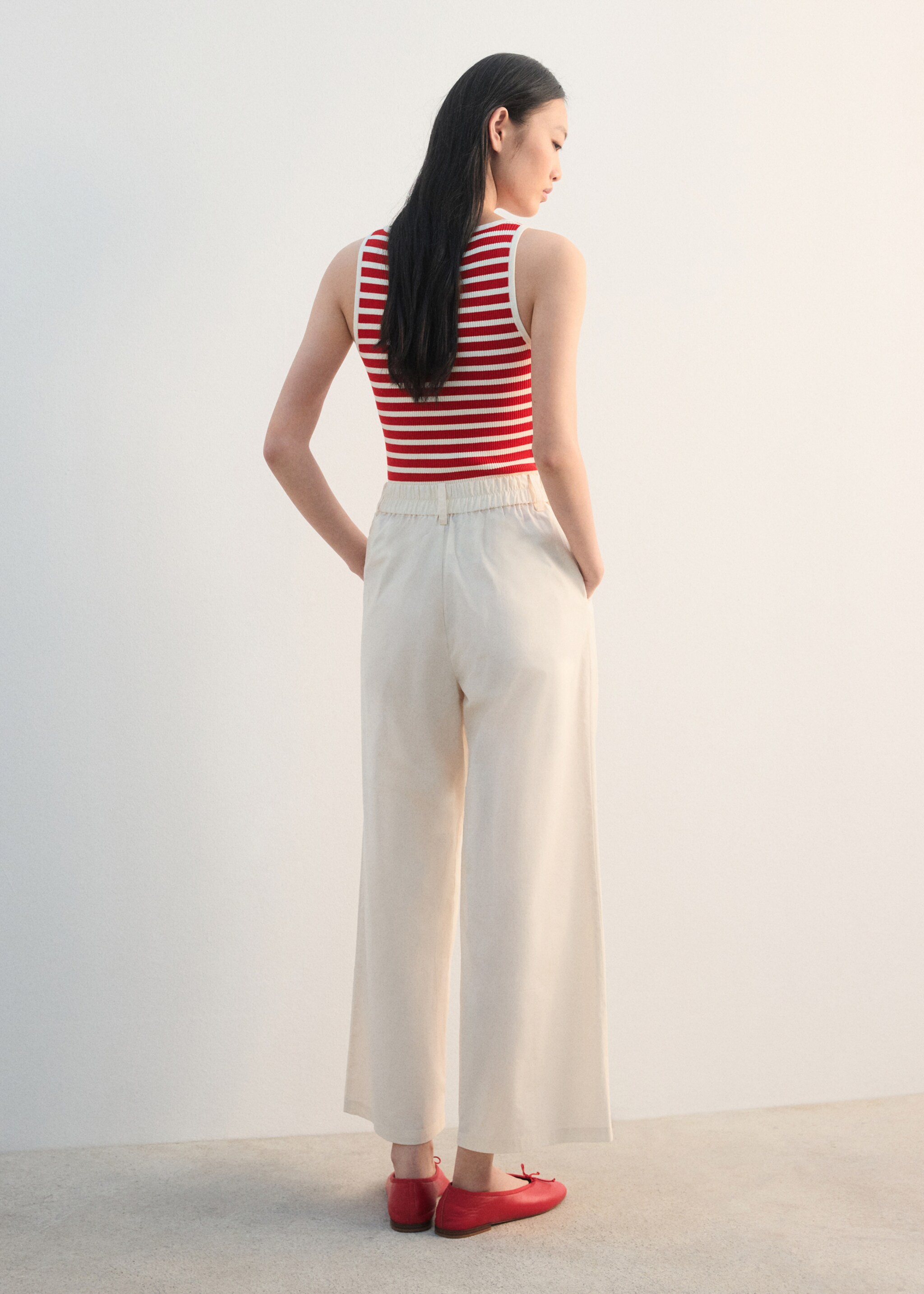 Pantalon large crop à pinces - Verso de l’article, Jaune pastel. Ref: 27032538-00.