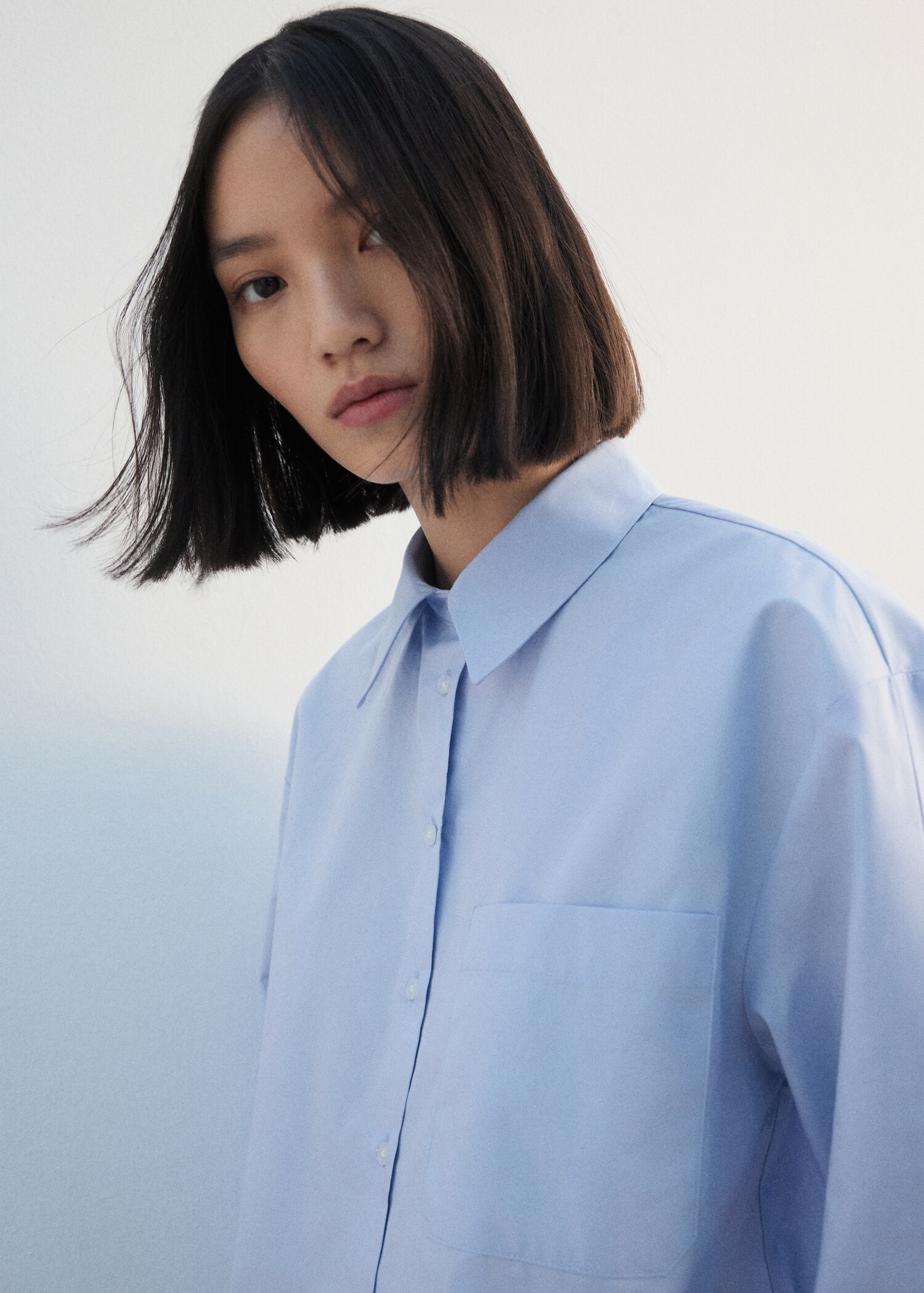 Cropped shirt with pocket - Details of the article 2