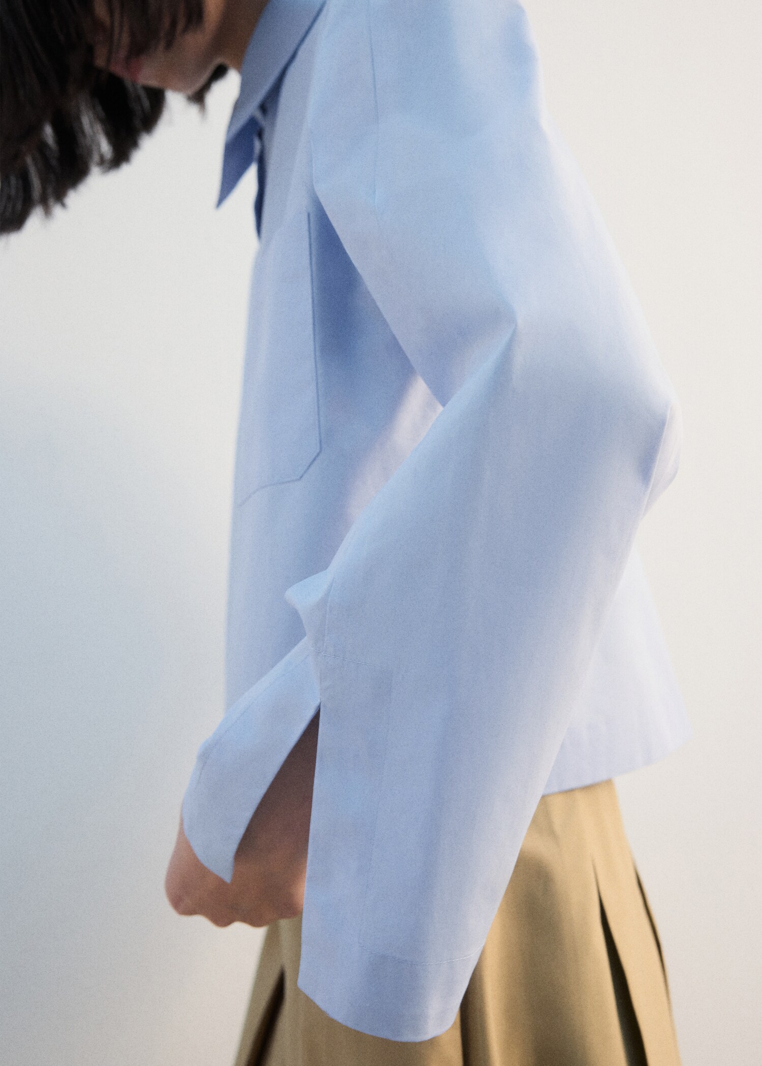 Cropped shirt with pocket - Details of the article 6