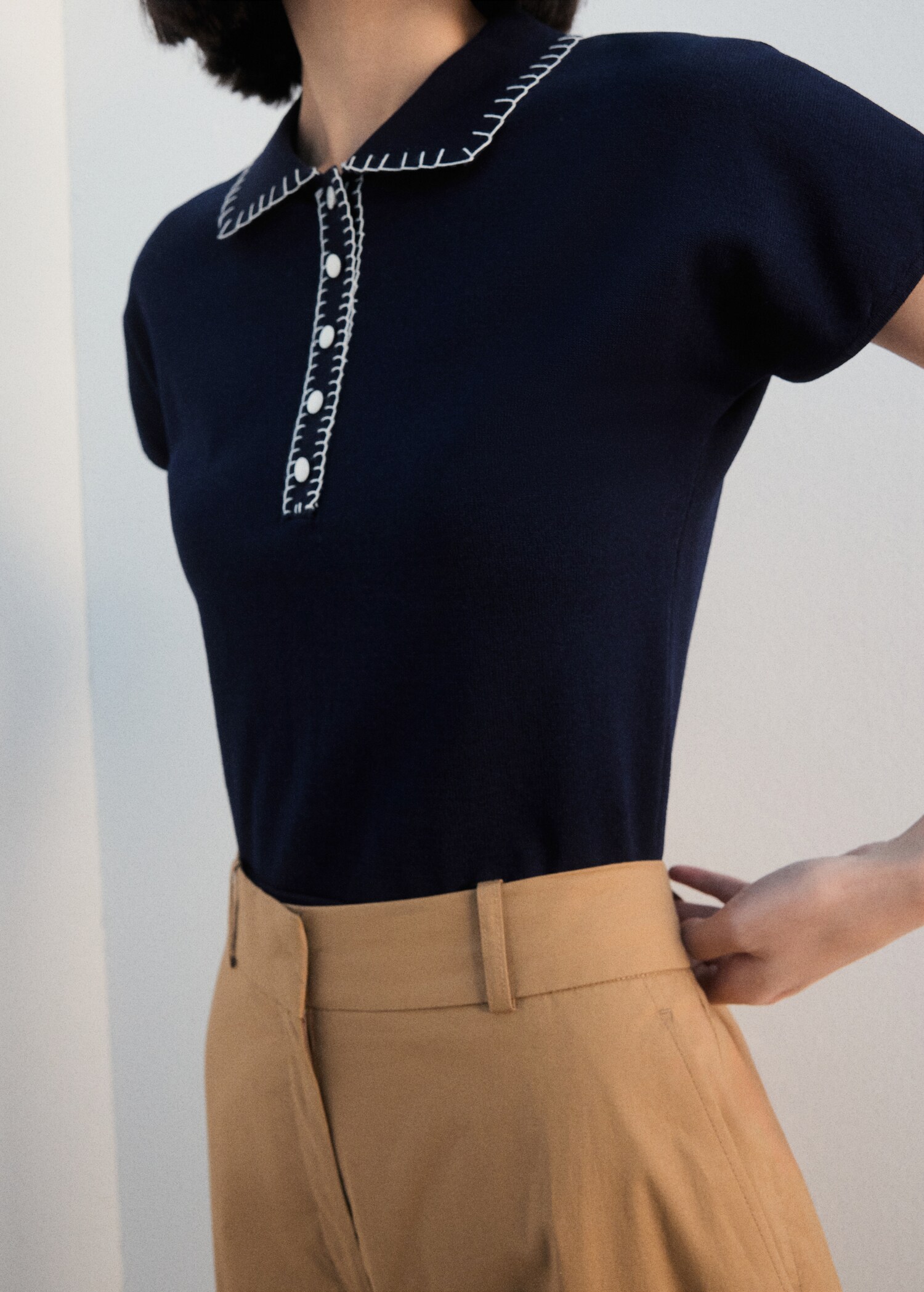 Polo neck jumper with seams - Medium plane