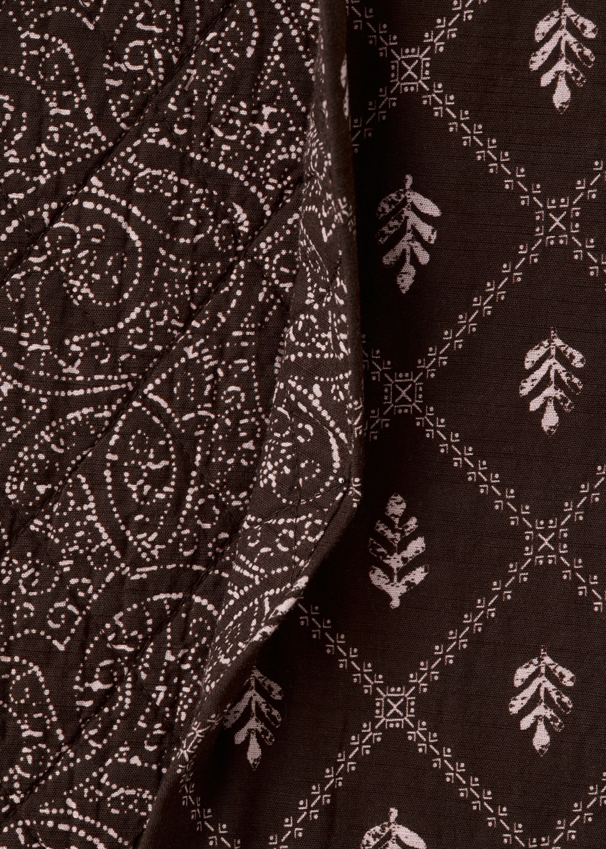 Embroidered quilted gilet - Details of the article 8, Brown. Ref: 27032545-00.
