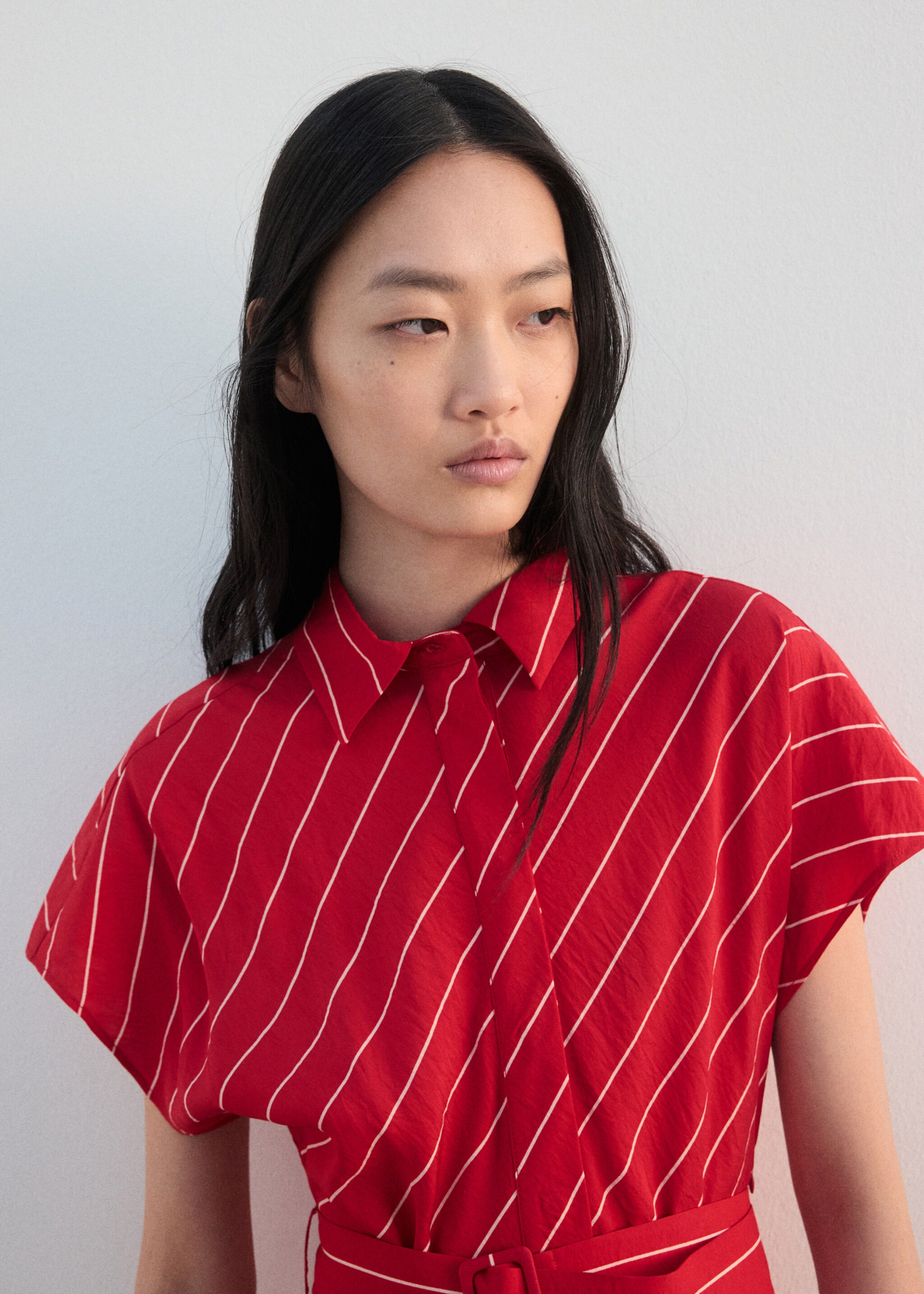 Vestido camisero rayas cinturón - Detalle del artículo 2, Rojo. Ref: 27032550-00.