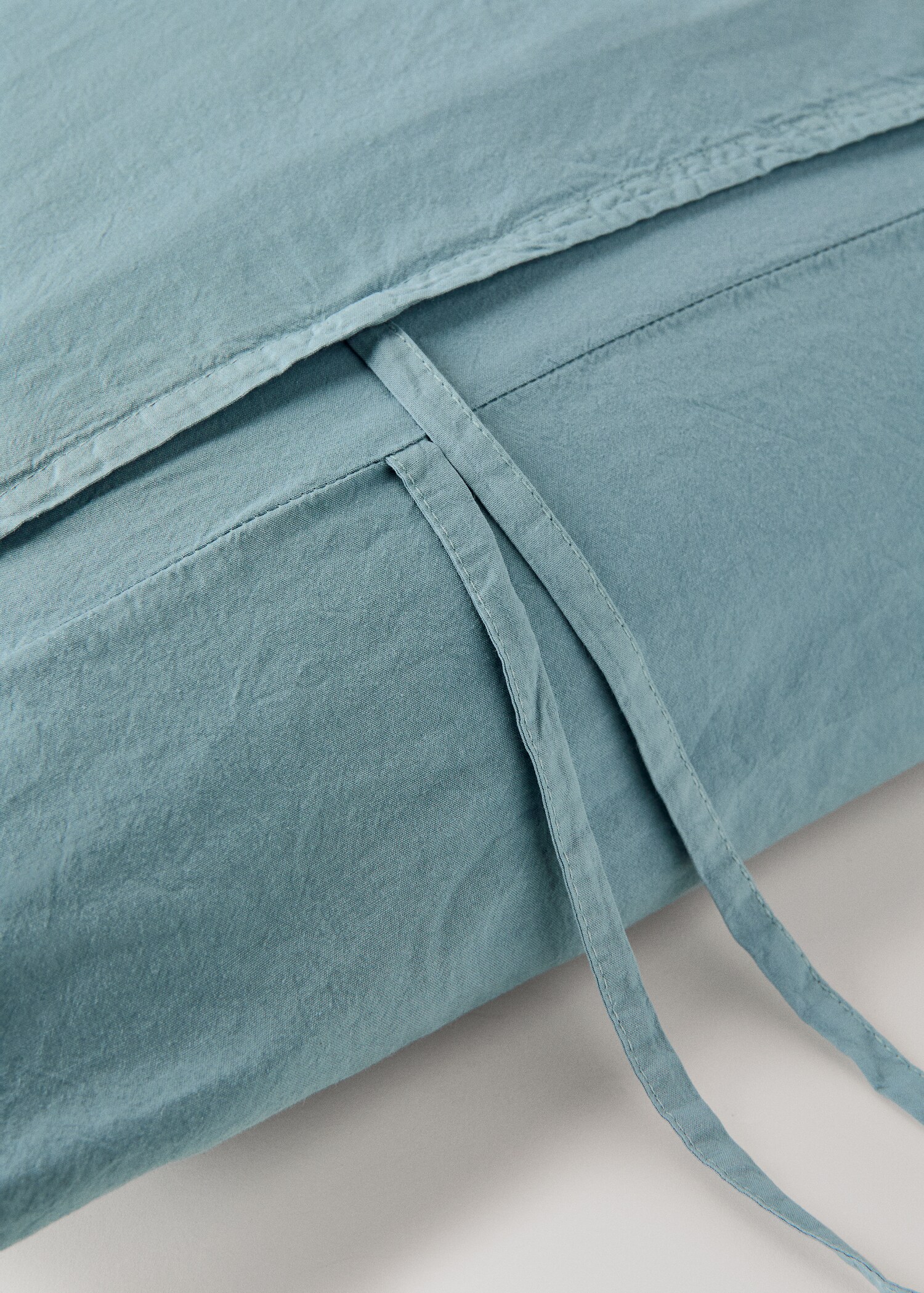 Cotton pillowcase with tie closures 45 x 110 cm - Details of the article 2