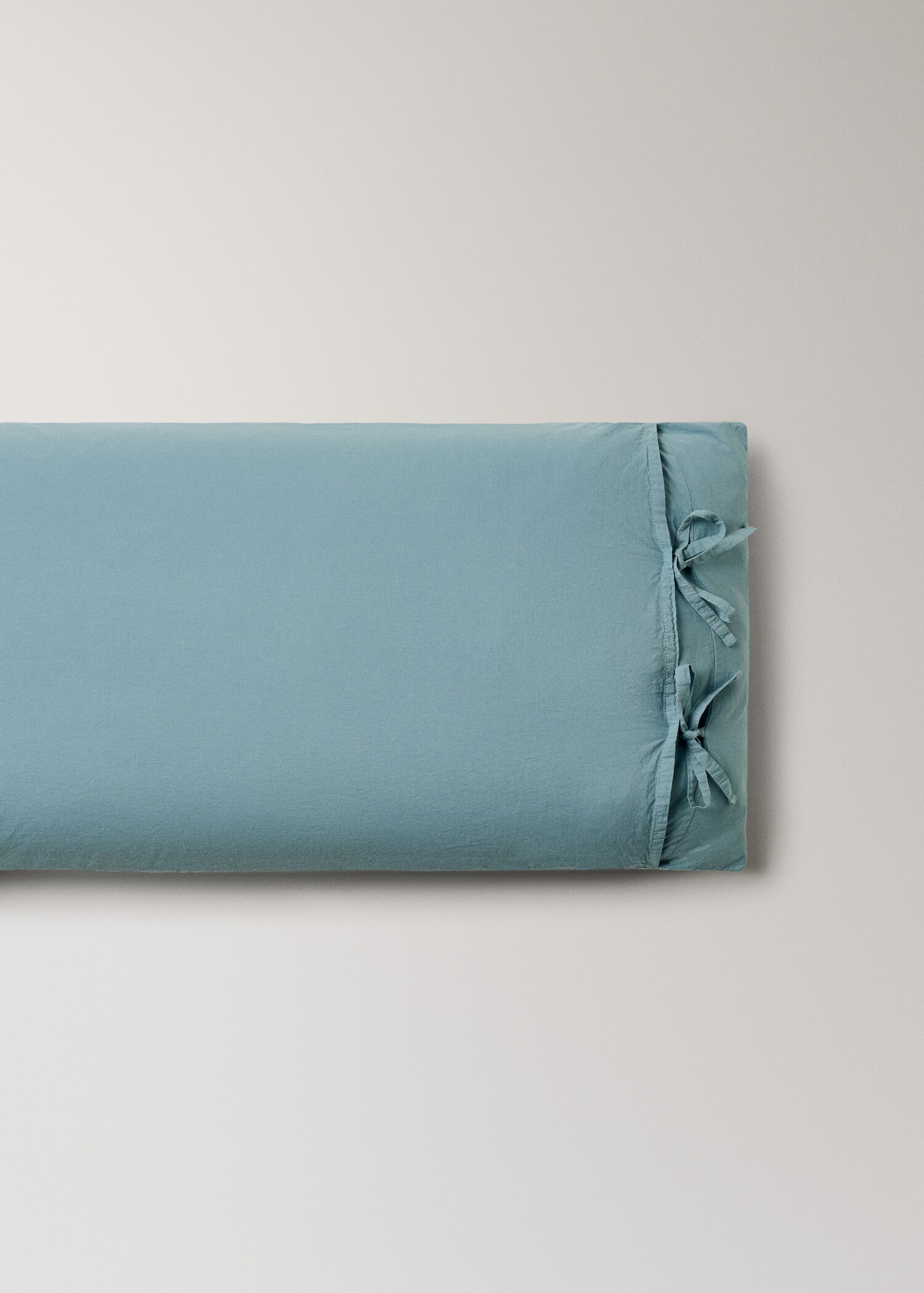 Cotton pillowcase with tie closures 45 x 110 cm - Details of the article 3