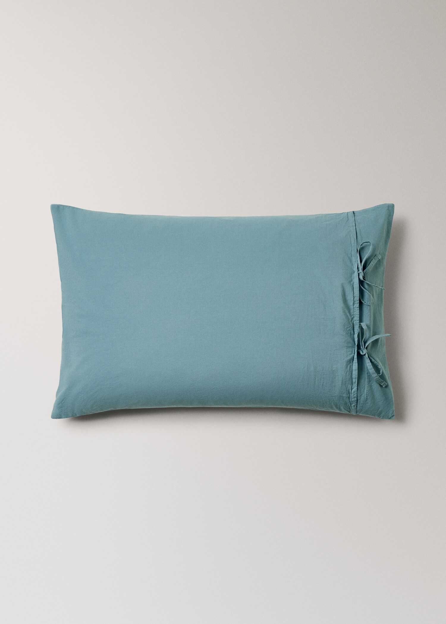 Two cotton pillowcases with tie closures 50x75 cm - Details of the article 4