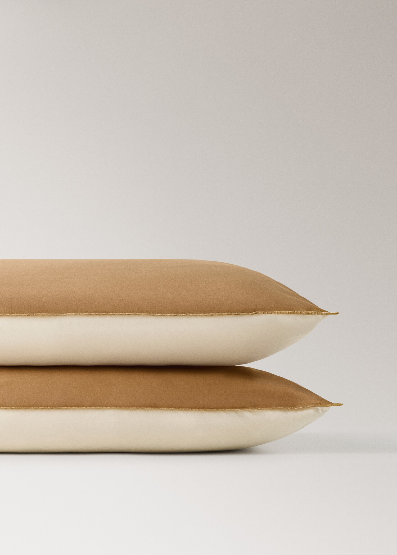 Two reversible colour percale cotton pillowcases 50x75 cm - Details of the article 3