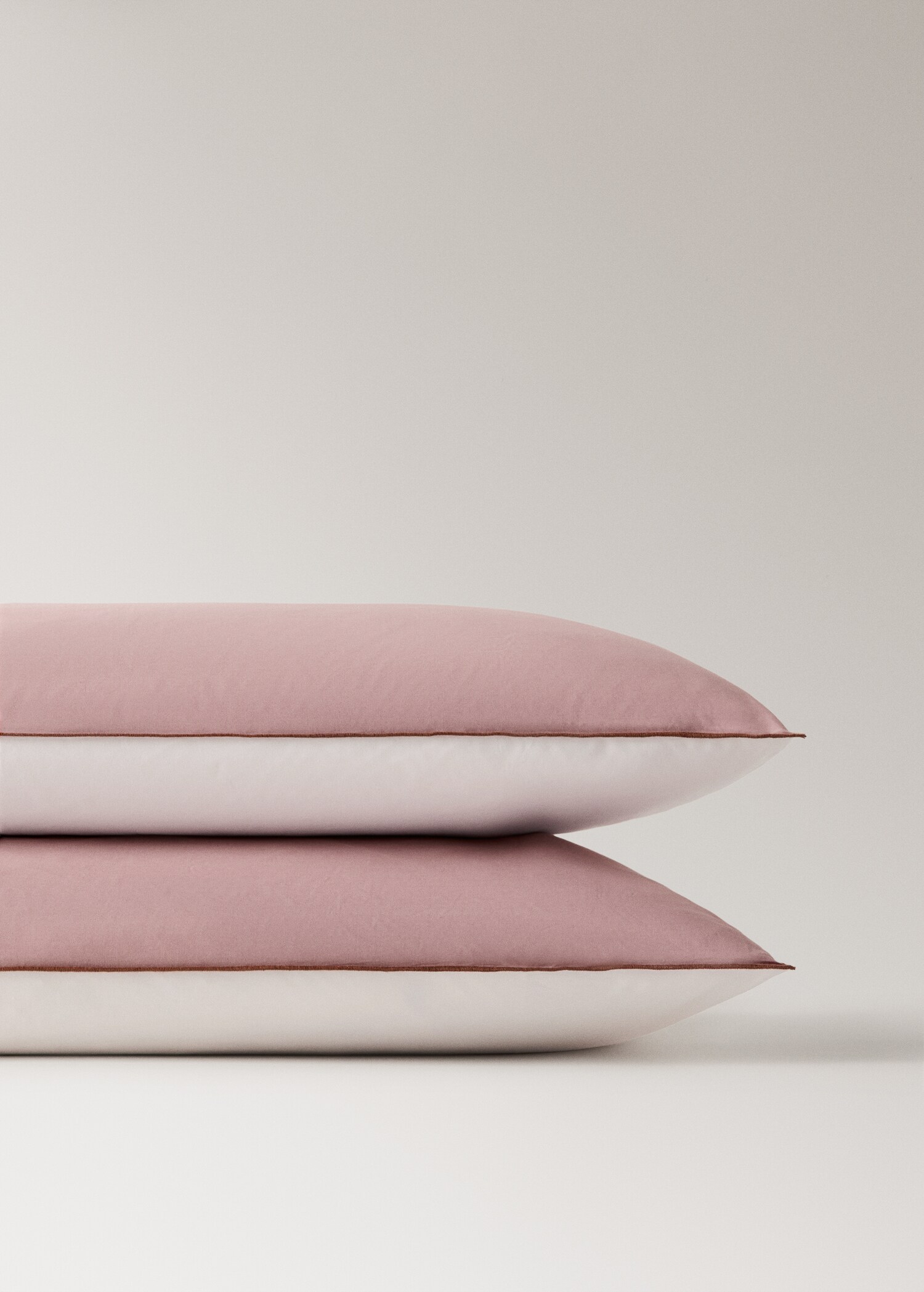 Two reversible colour percale cotton pillowcases 50x75 cm - Details of the article 3