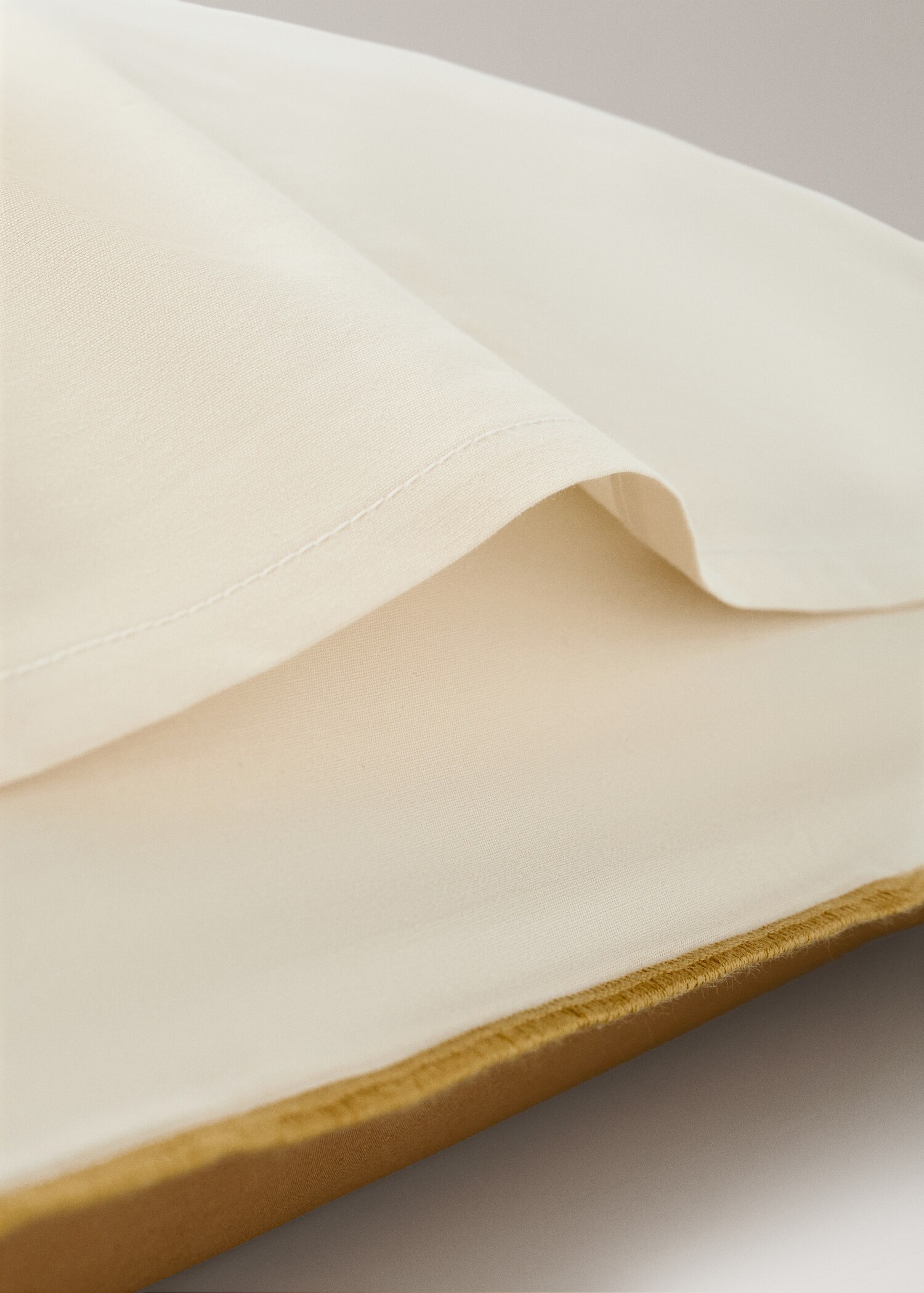Two reversible cotton percale pillowcases 60x60 cm - Details of the article 1