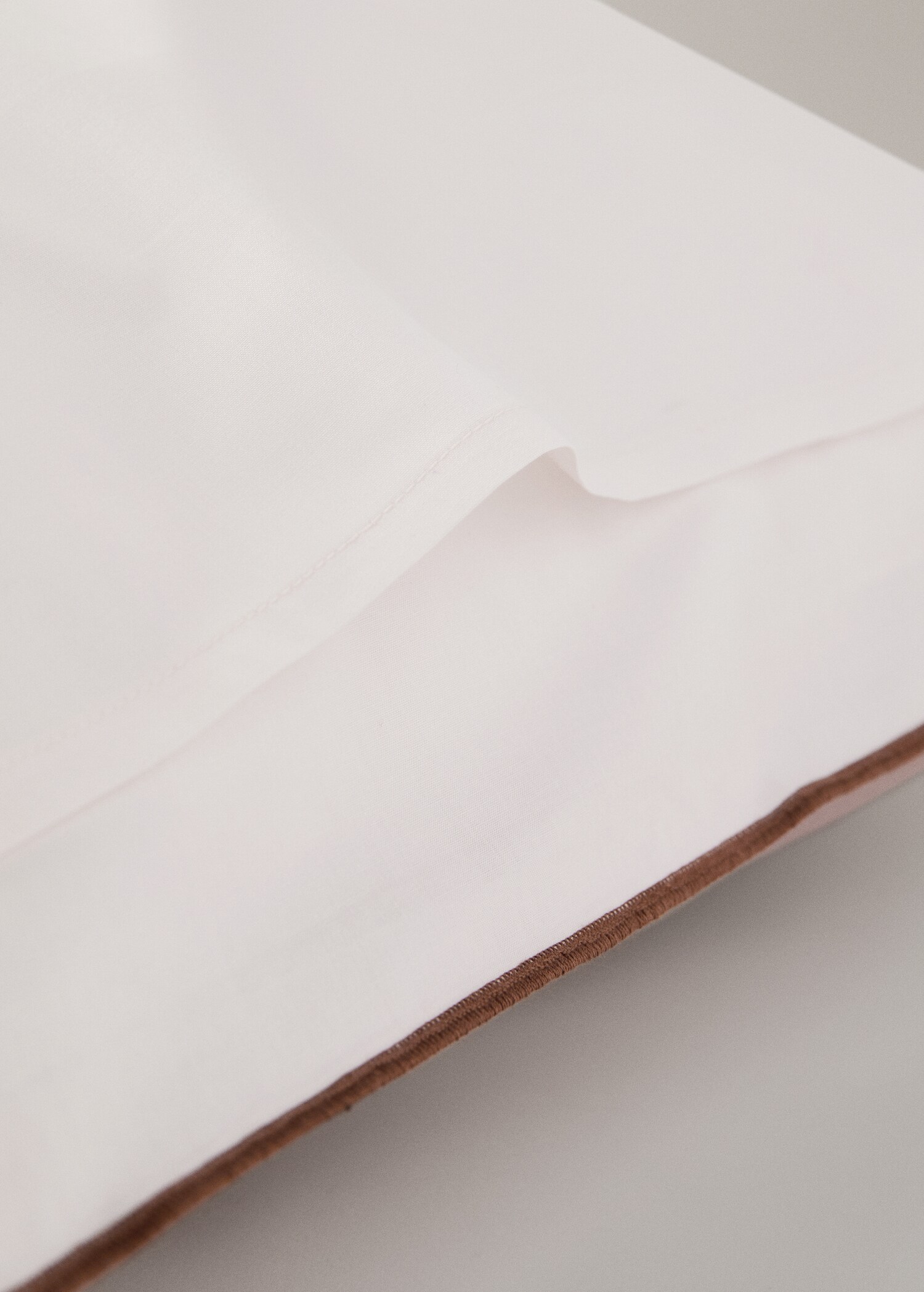 Two reversible cotton percale pillowcases 60x60 cm - Details of the article 1