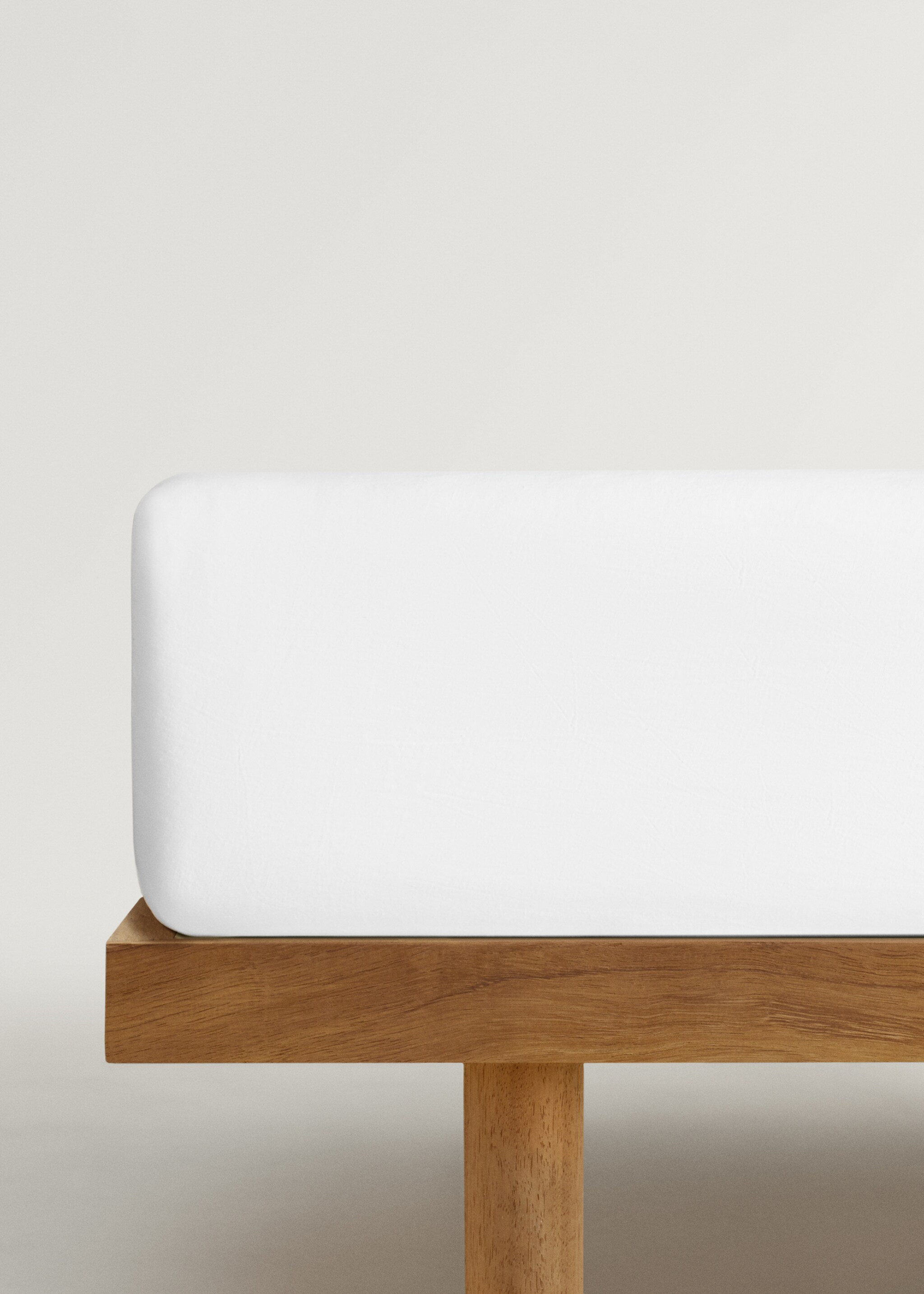 Washed linen fitted sheet for 90 cm bed - Article without model, White. Ref: 27032930-00.