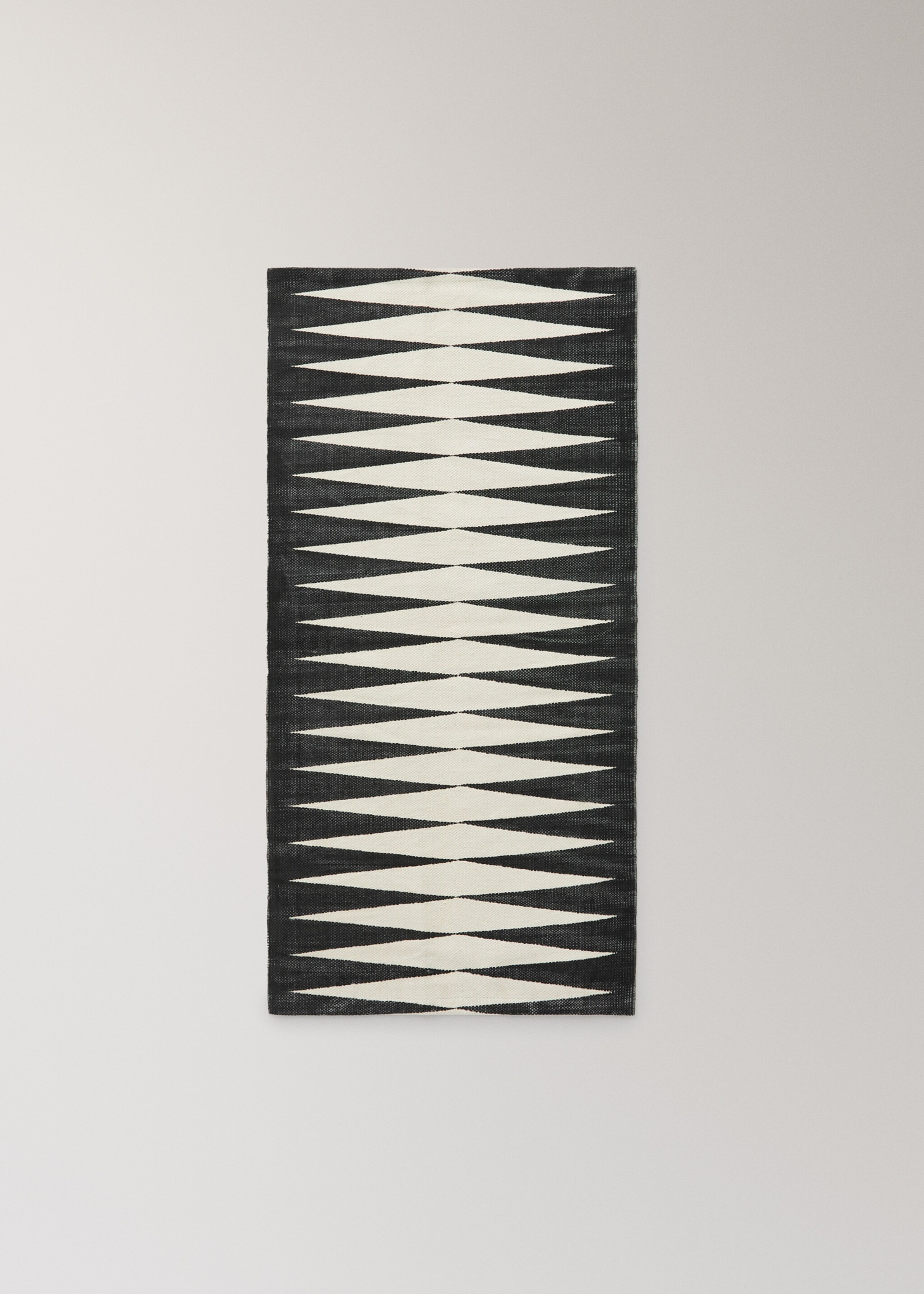 Garnteppich cambre - Artikel ohne Model, Schwarz. Ref: 27033272-00.