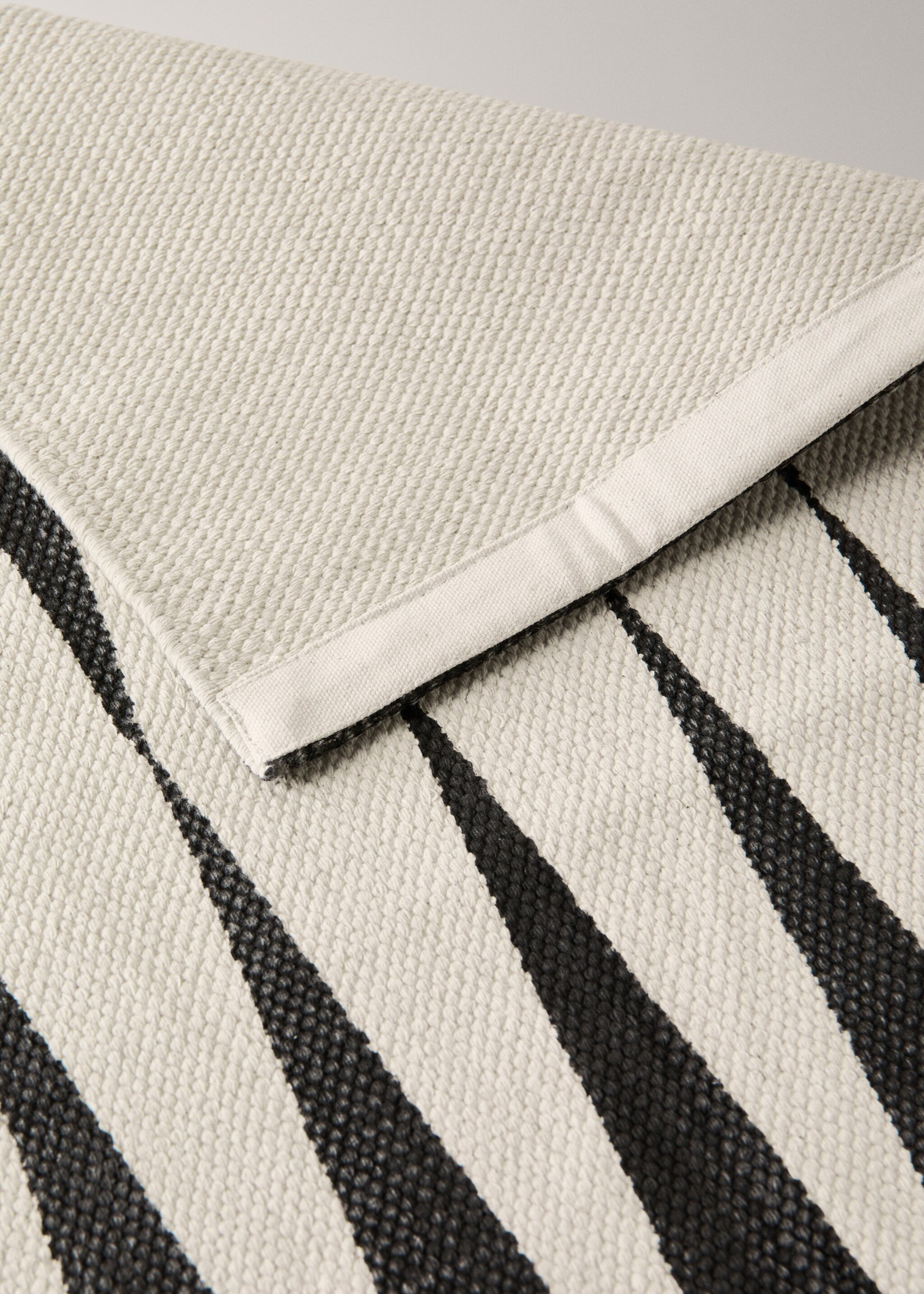 Garnteppich cambre - Detail des Artikels 3, Schwarz. Ref: 27033272-00.