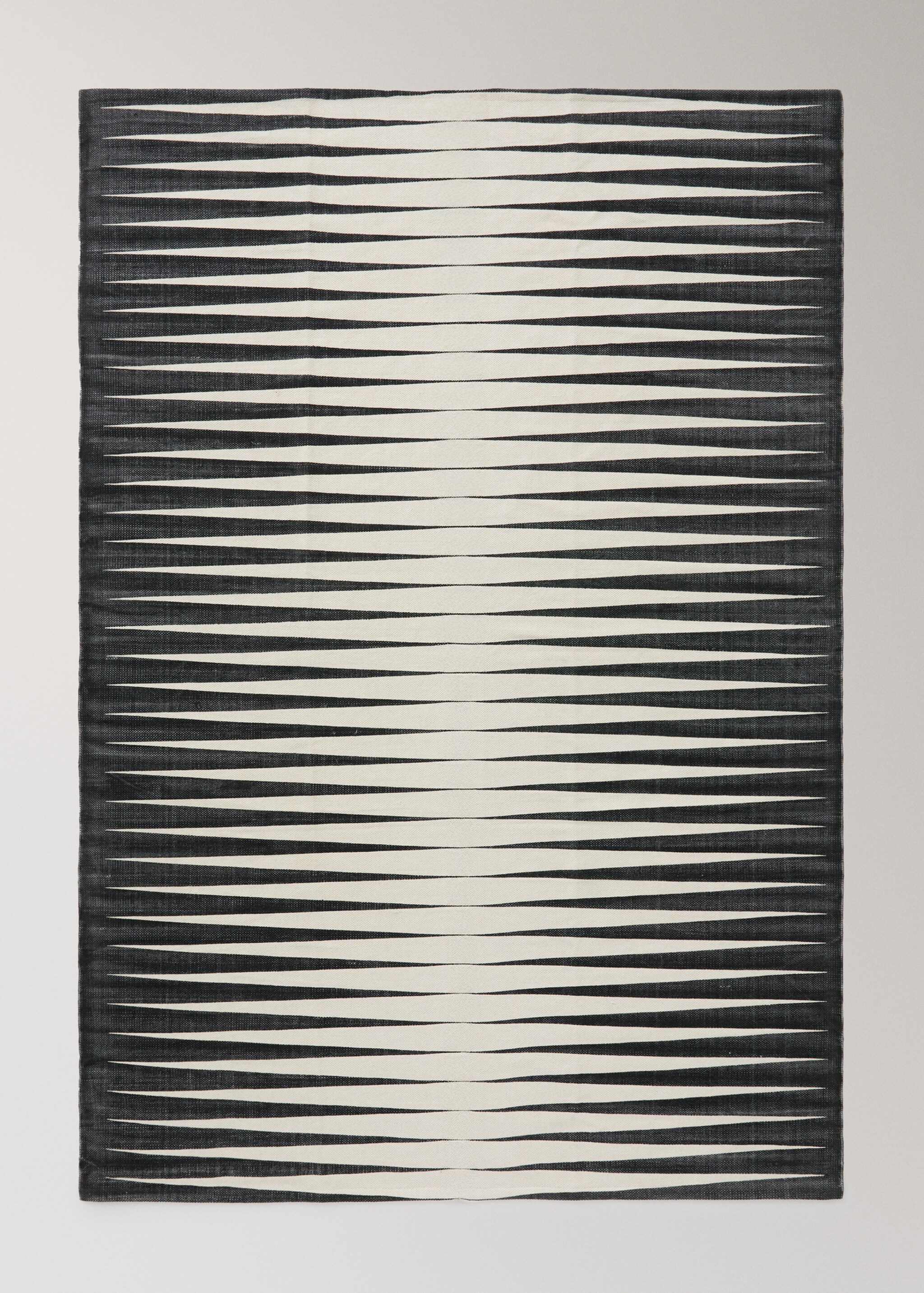 Cotton rug with geometric pattern - Article without model, Black. Ref: 27033273-00.