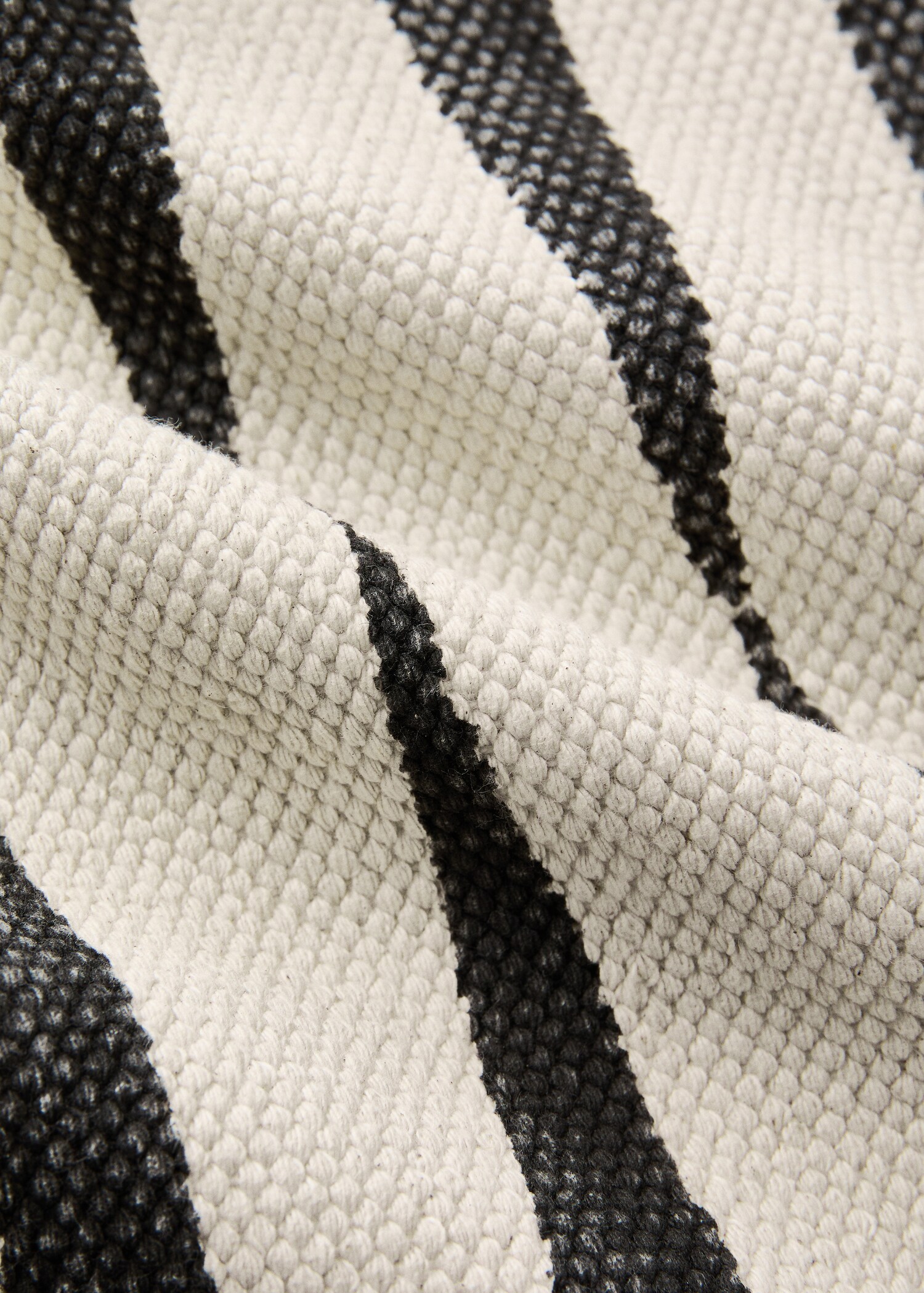 Cotton rug with geometric pattern - Details of the article 1