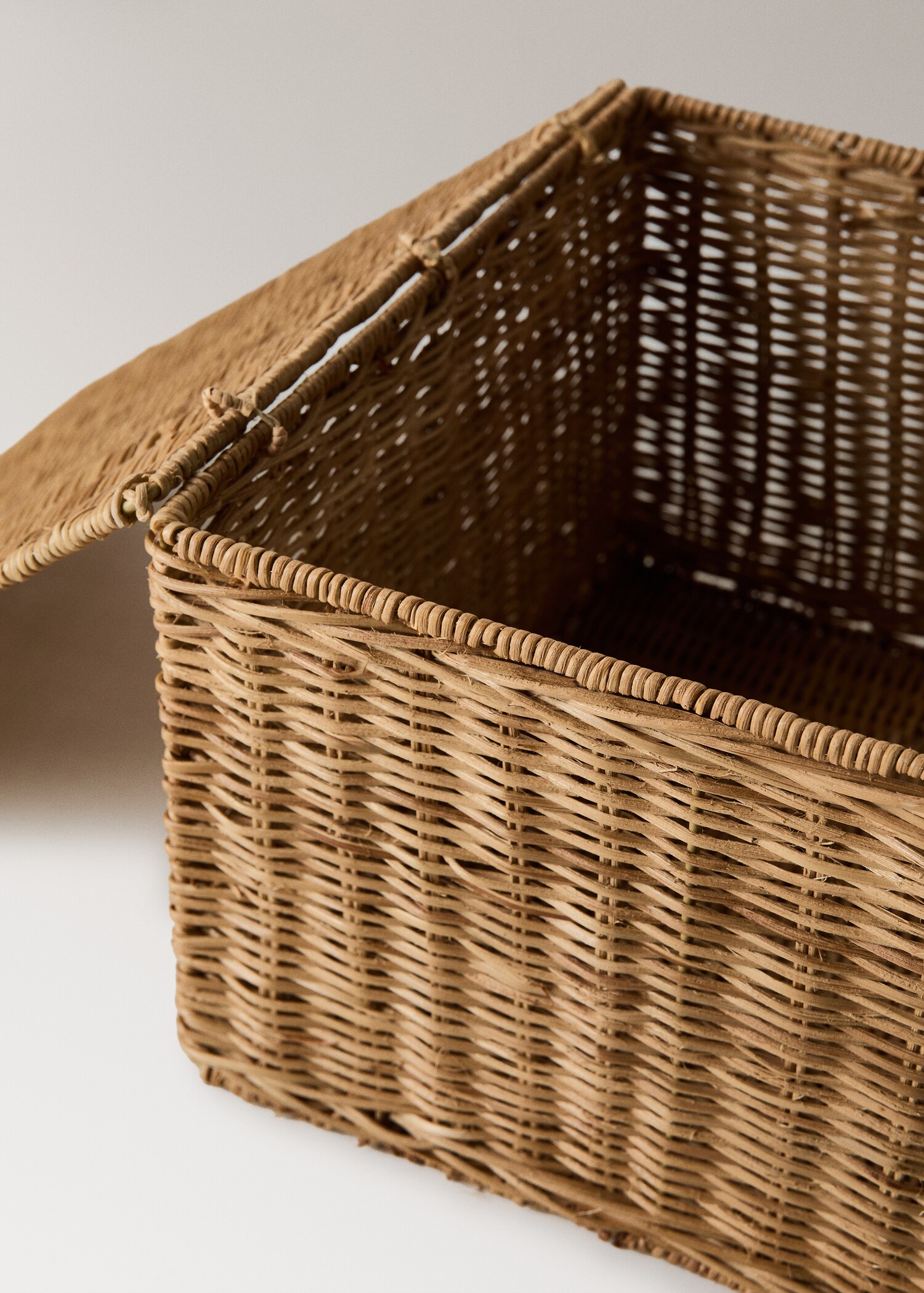 Large wicker basket - Details of the article 1