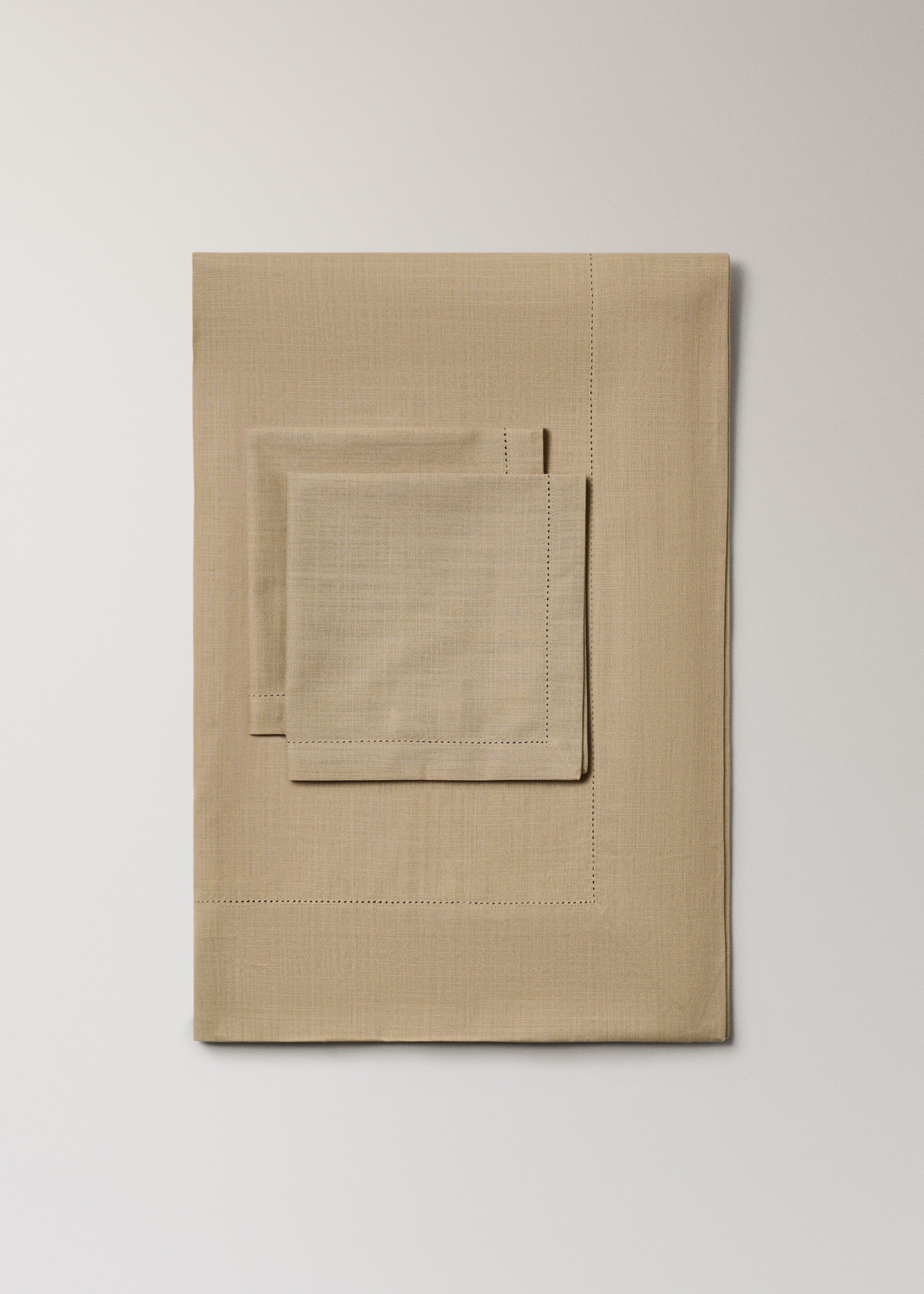 Cotton tablecloth with hemstitch detail for 6 to 8 guests - Details of the article 3, Peach. Ref: 27033280-00.