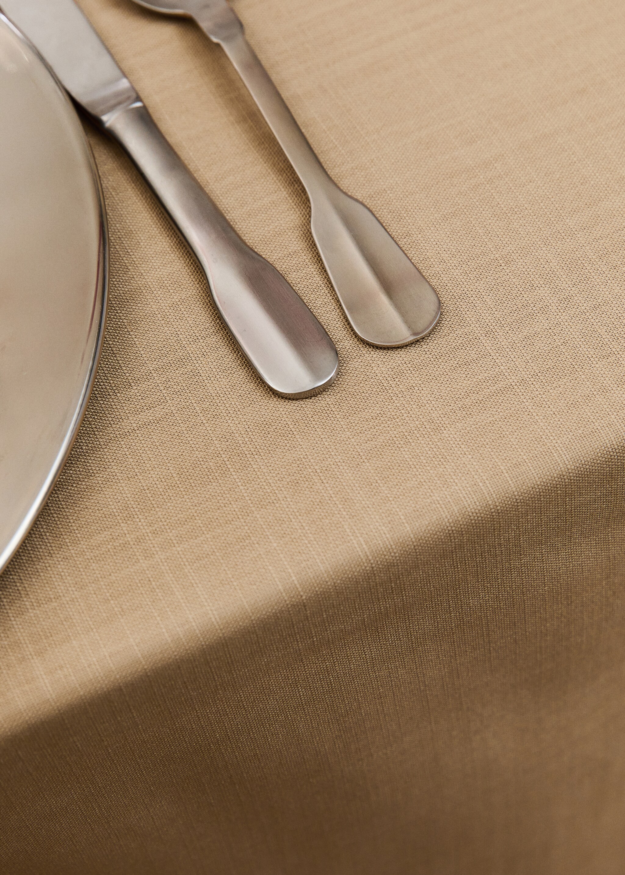 Cotton tablecloth with hemstitch detail for 6 to 8 guests - Details of the article 7, Peach. Ref: 27033280-00.