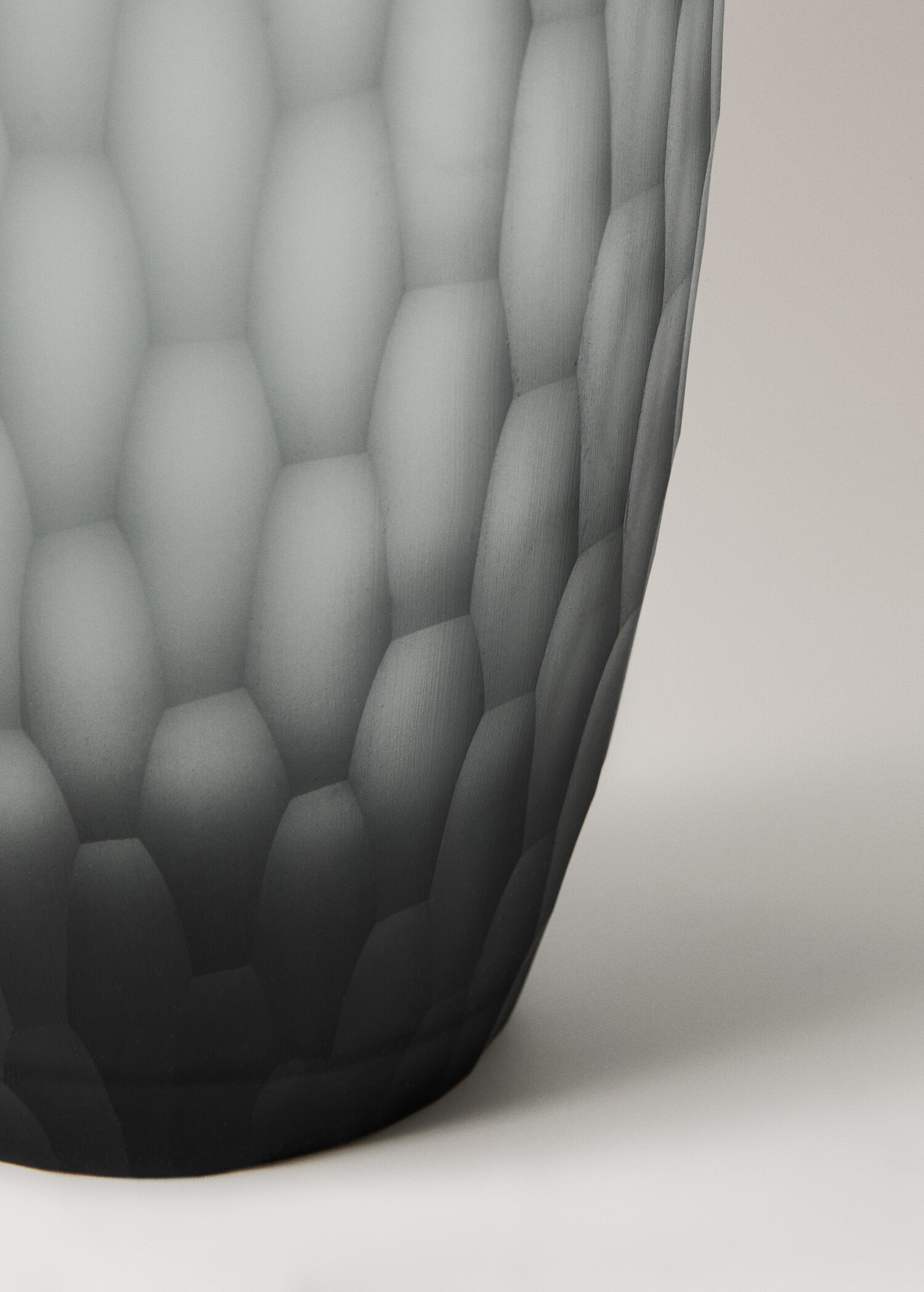 Vaso de vidro lapidado - Pormenor do artigo 2