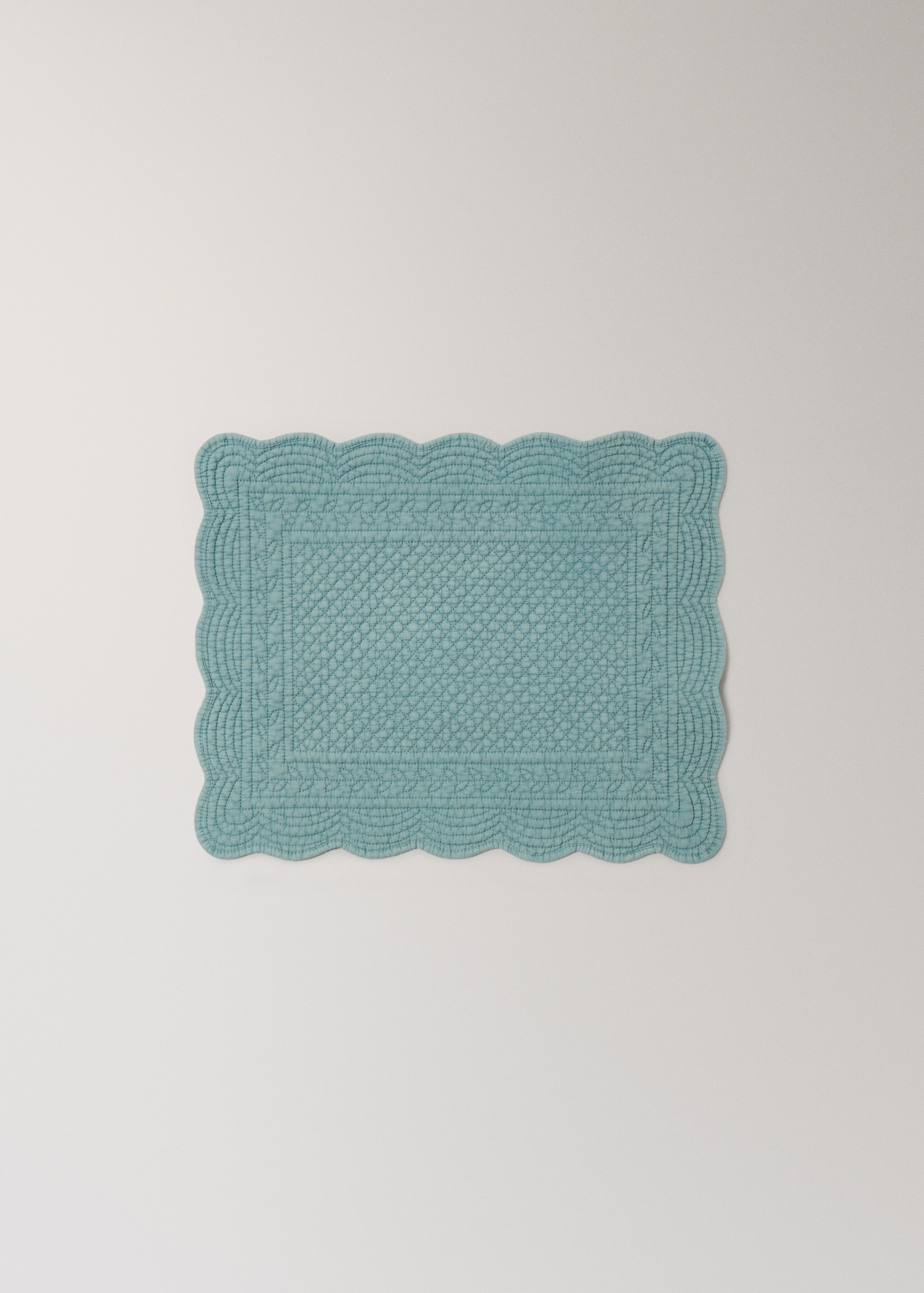 Quilted placemat with rectangular wave effect design - Article without model, Blue. Ref: 27033304-00.
