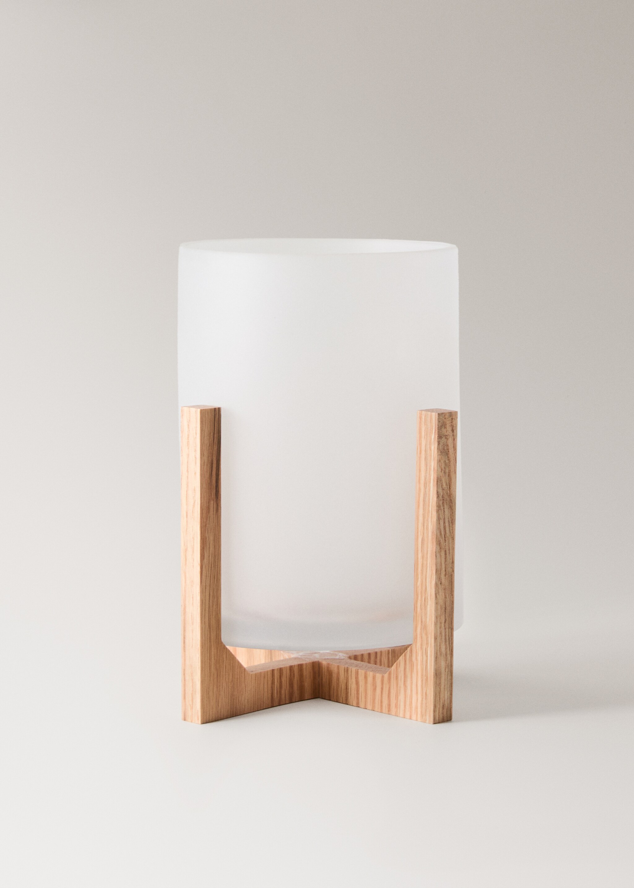 Glass lantern with oak wood stand - Article without model, White. Ref: 27033307-00.
