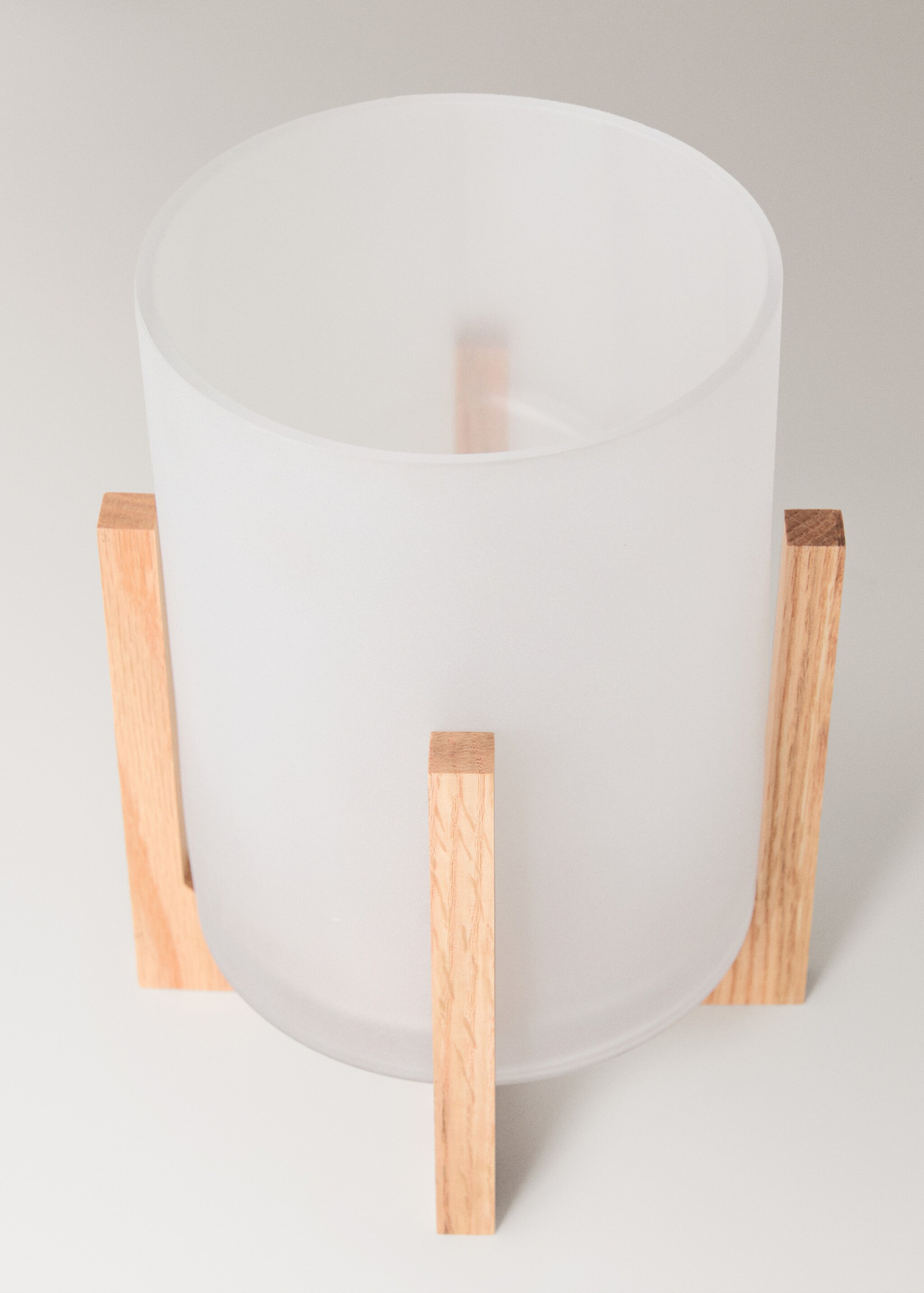 Glass lantern with oak wood stand - Details of the article 1, White. Ref: 27033307-00.