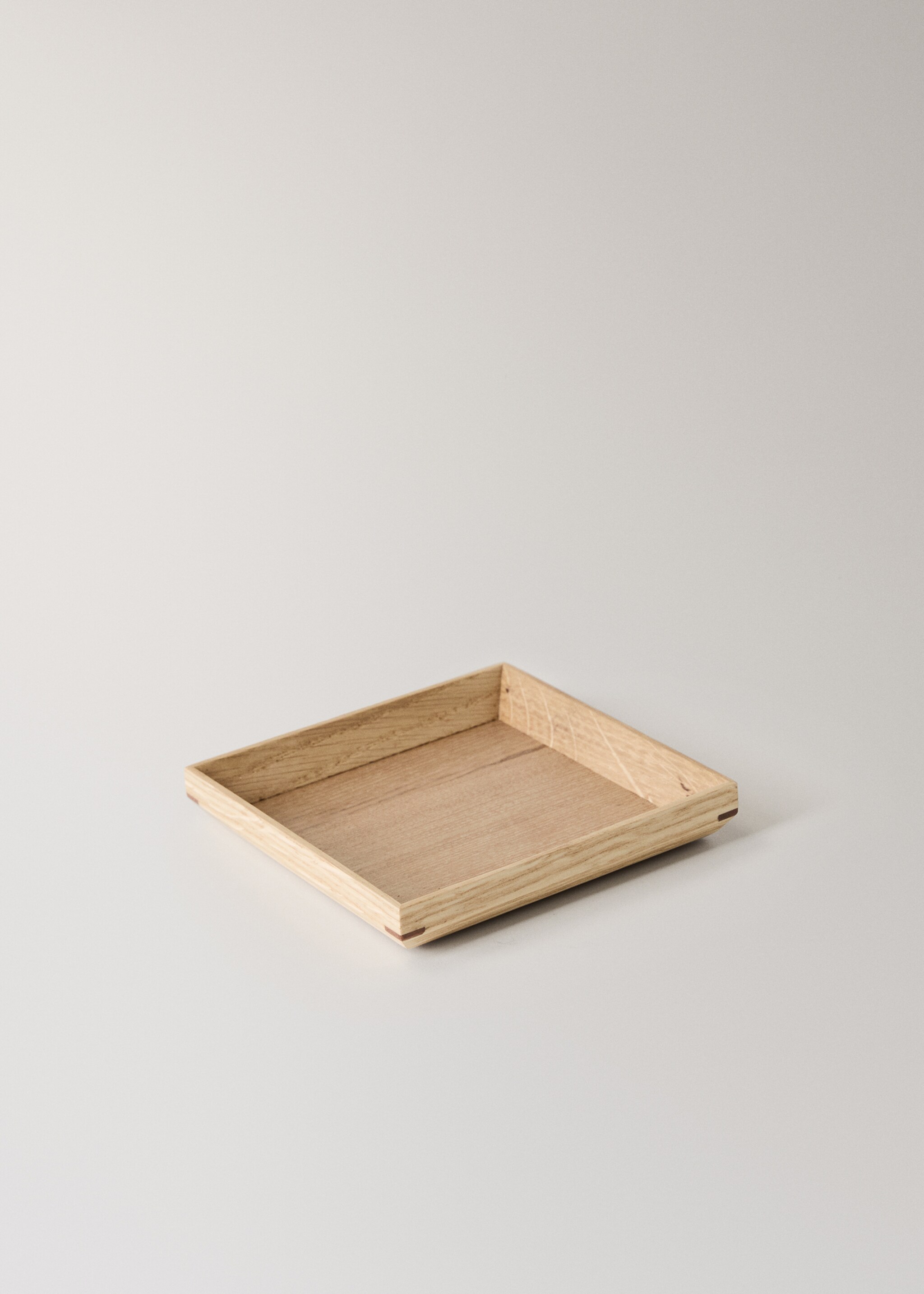 Small rectangular decorative tray in oak wood - Details of the article 1, Brown. Ref: 27033310-00.