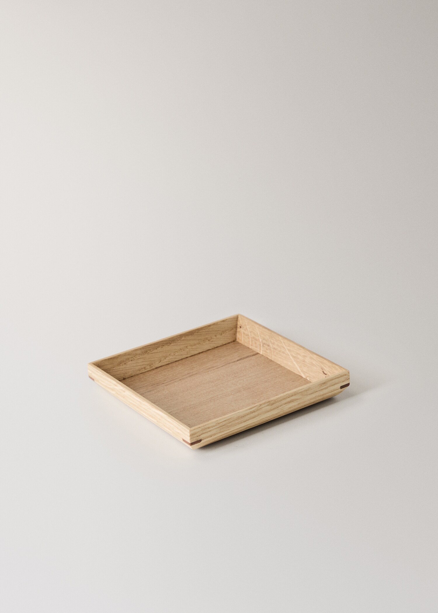Small rectangular decorative tray in oak wood - Details of the article 1