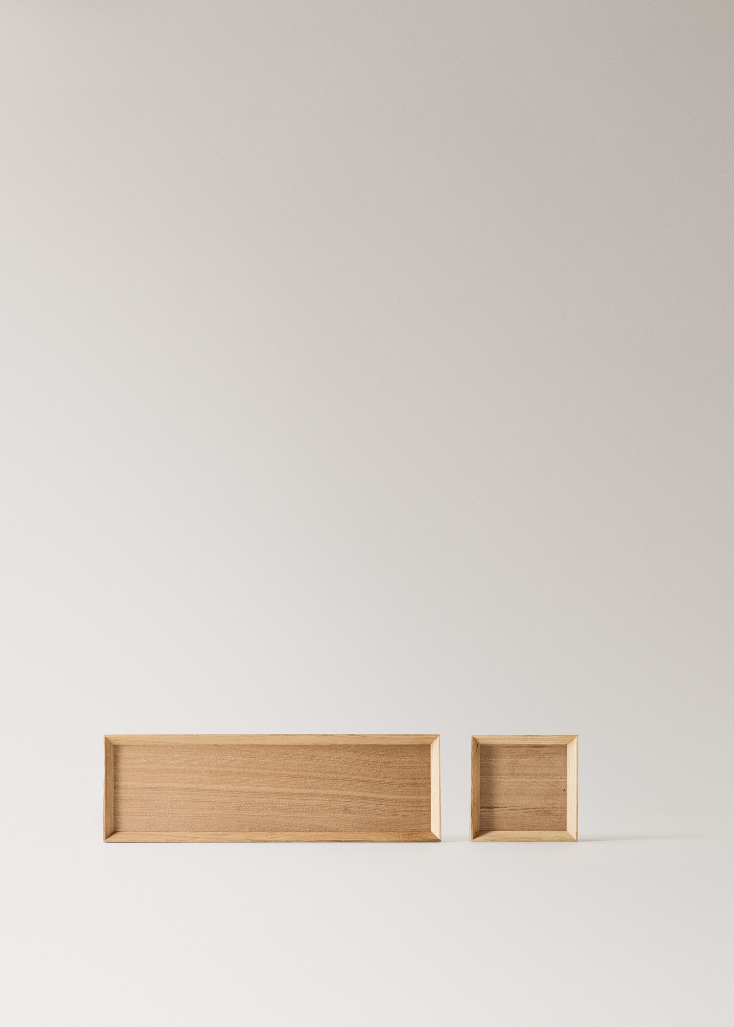 Small rectangular decorative tray in oak wood - Details of the article 3