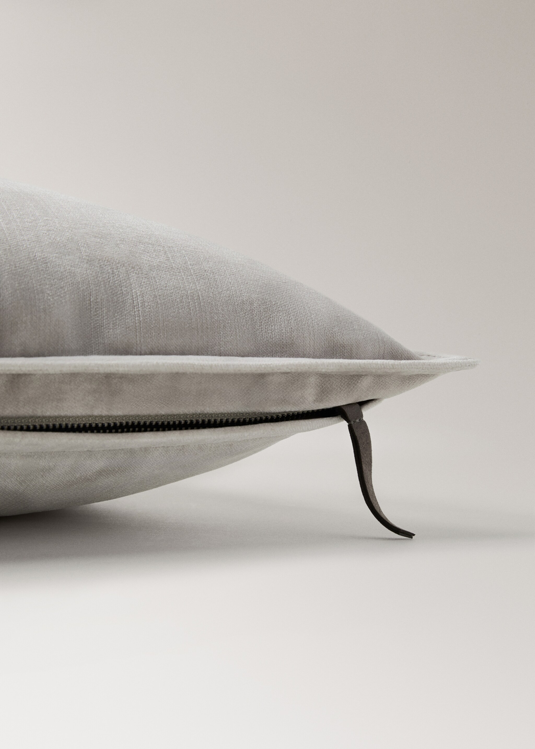 Cushion case primula - Details of the article 2, Sand. Ref: 27033313-00.