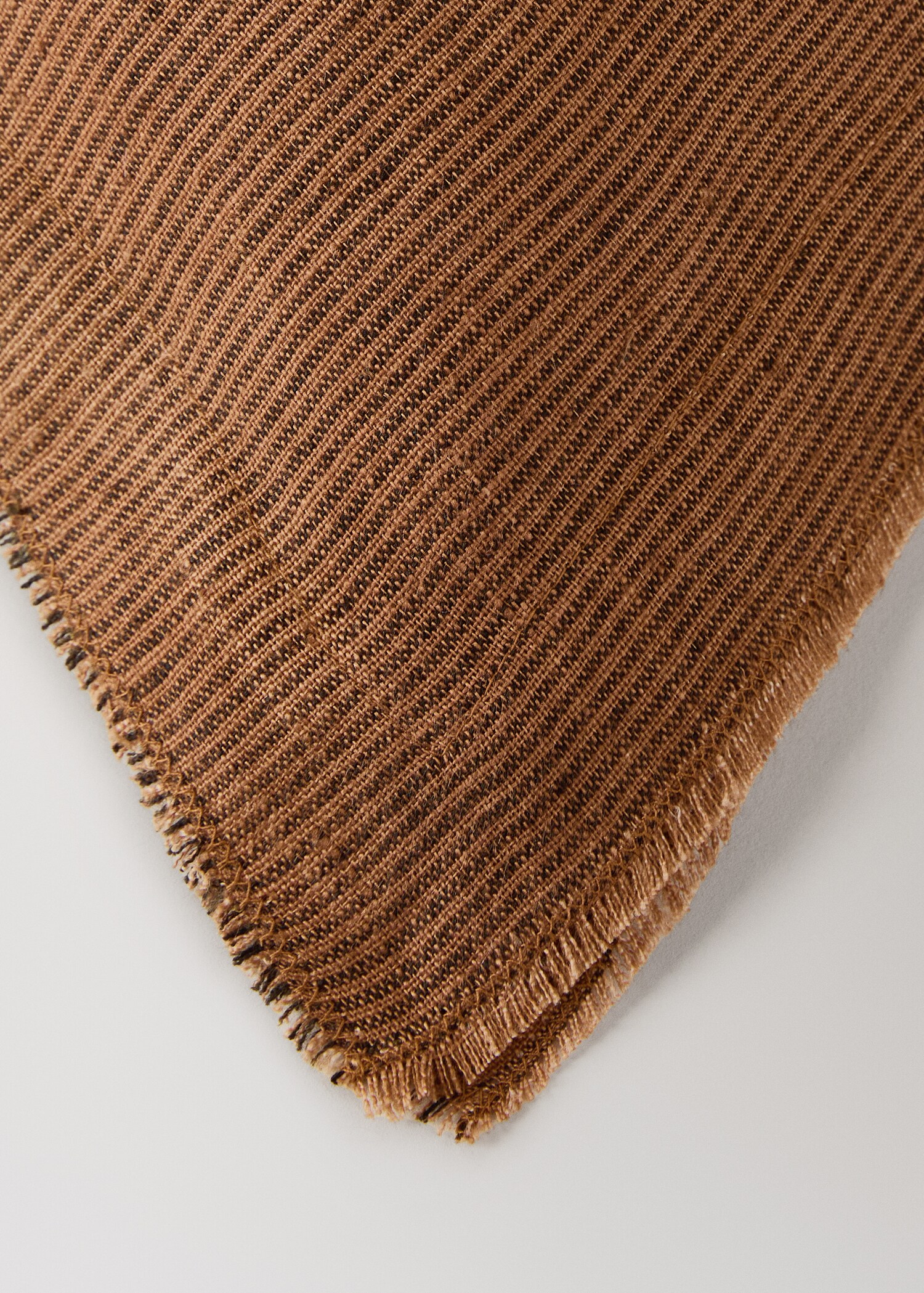 Linen cushion cover with topstitch finish 50x50 cm - Details of the article 1