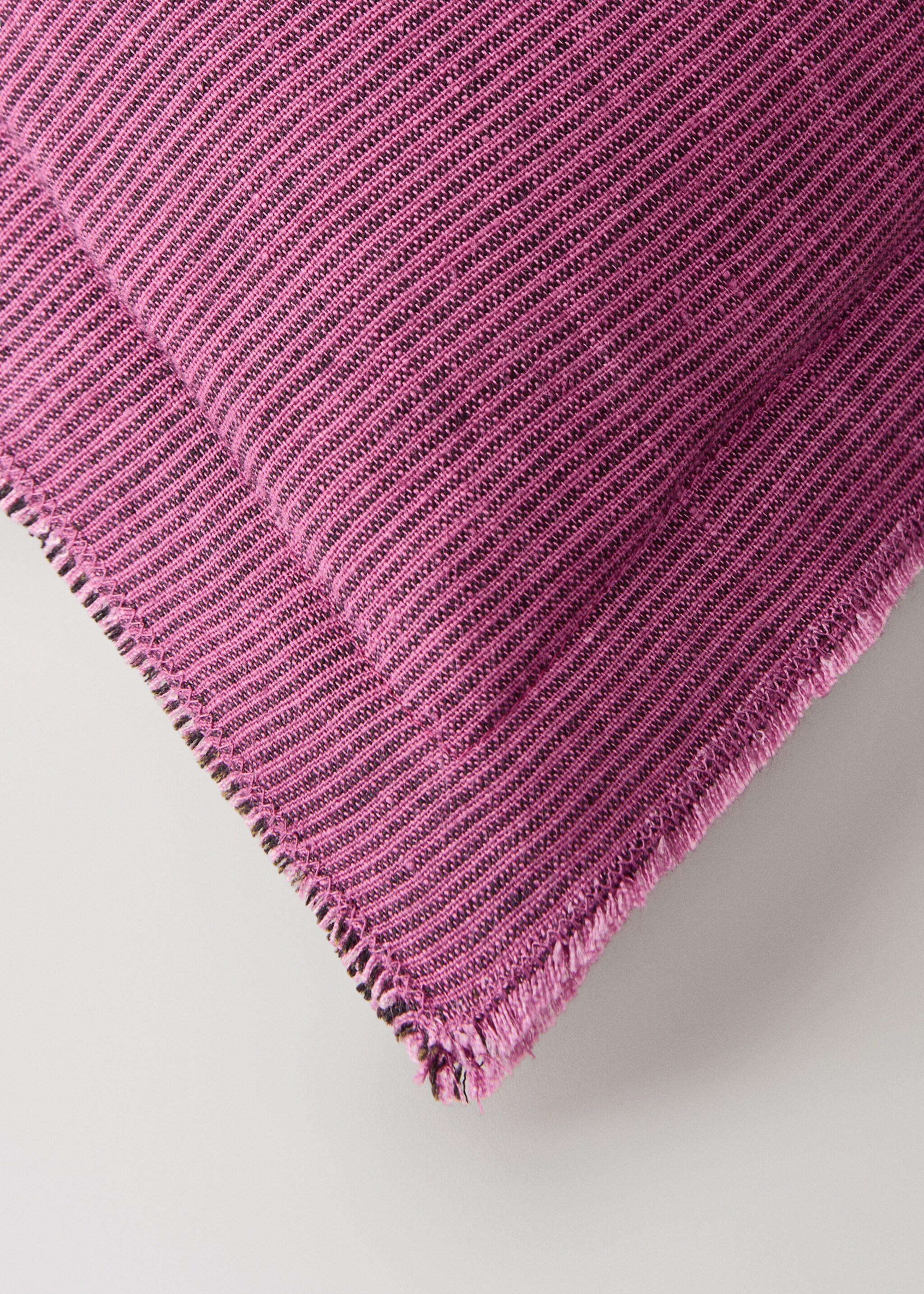 Linen cushion cover with topstitch finish 50x50 cm - Details of the article 1, Pink. Ref: 27033317-00.
